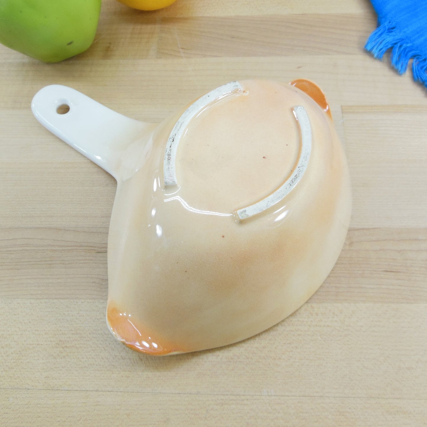 Knott's Berry Farm Souvenir Fat and Lean Gravy Separator Bowl Boat used