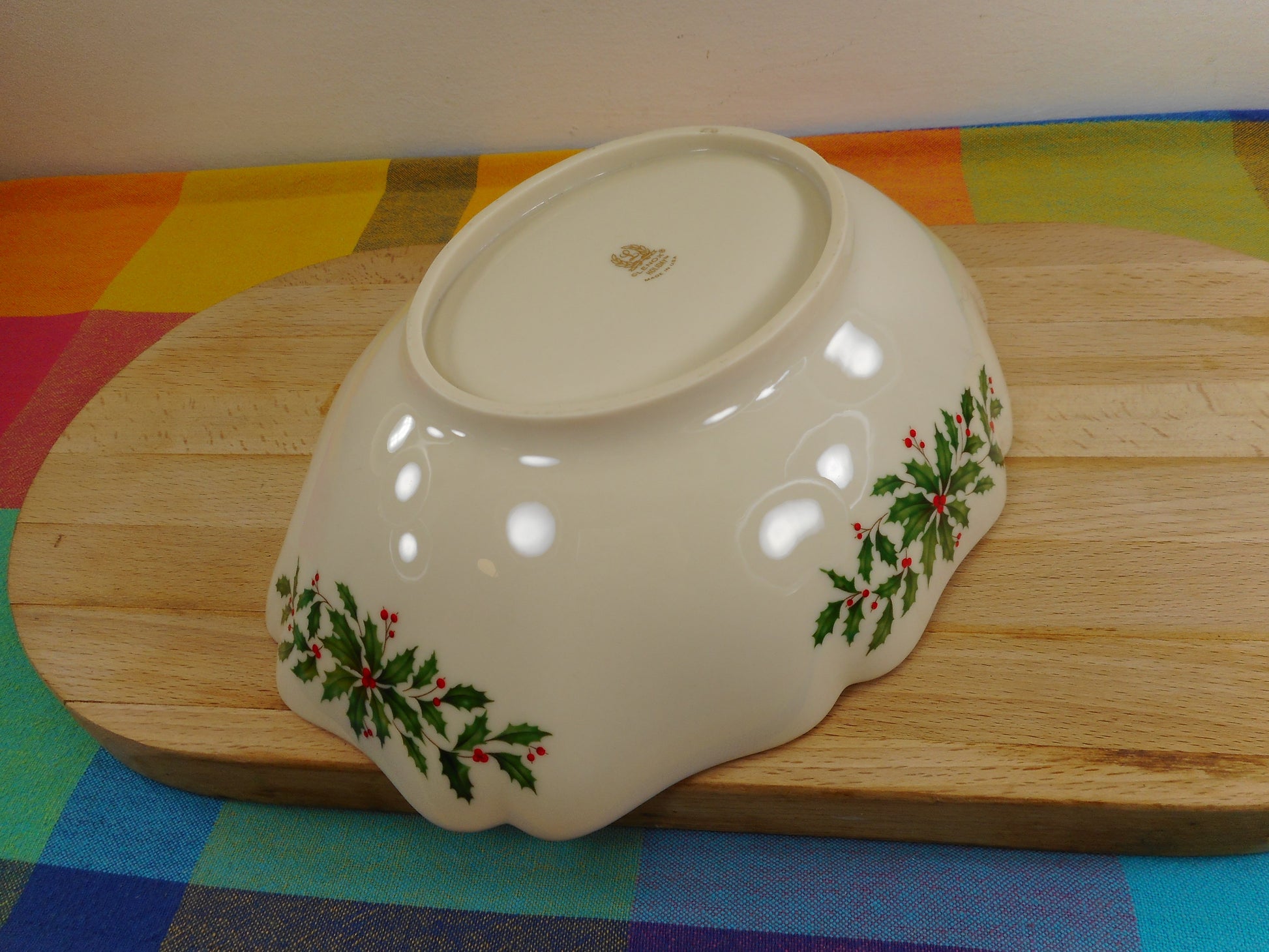 Lenox Holiday Dimension Fluted Oval 10" Serving Bowl - Holly Used