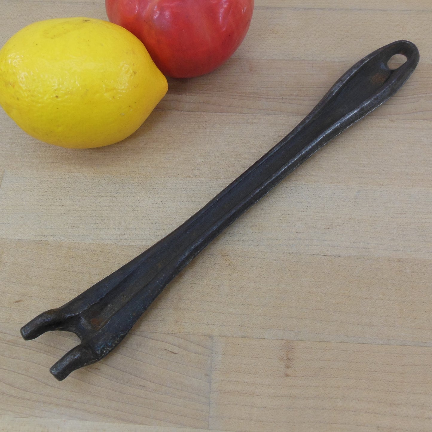 Unbranded Antique Cast Iron Stove Lid Lifter Egyptian Revival used