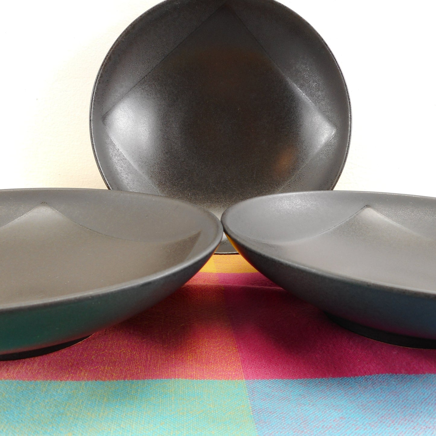 Mikasa Japan Potter's Art Dinnerware Origami Black - 3 Cereal/Soup Bowls 8" Round Used
