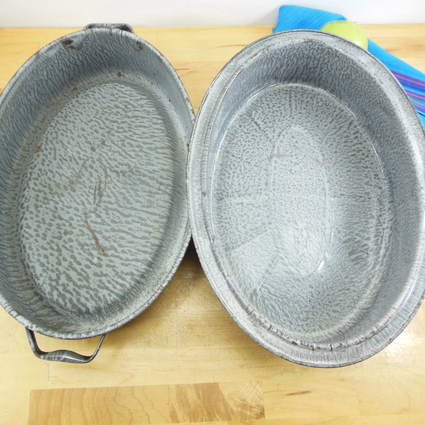 Nesco Old Gray Graniteware Oval Covered Roaster Rustic 15"