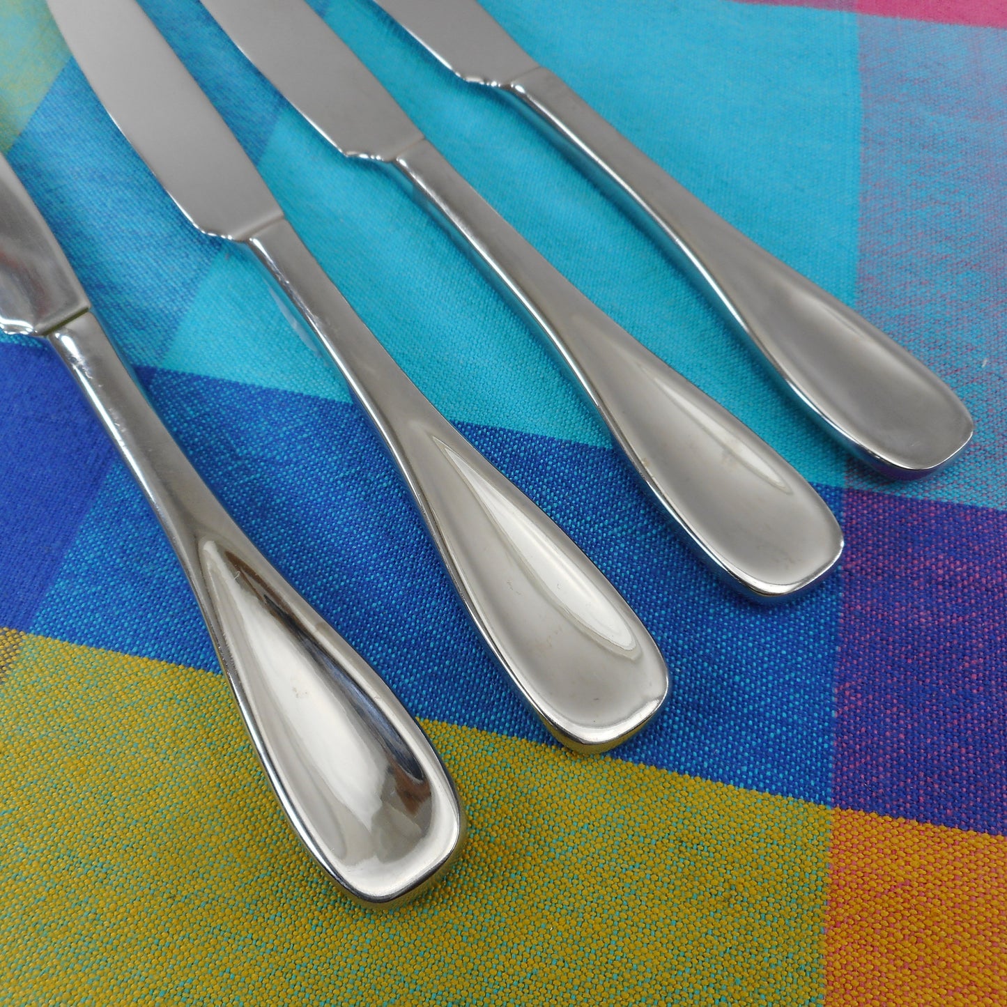 Oneida Voss Stainless Table Knives - 4 Set used