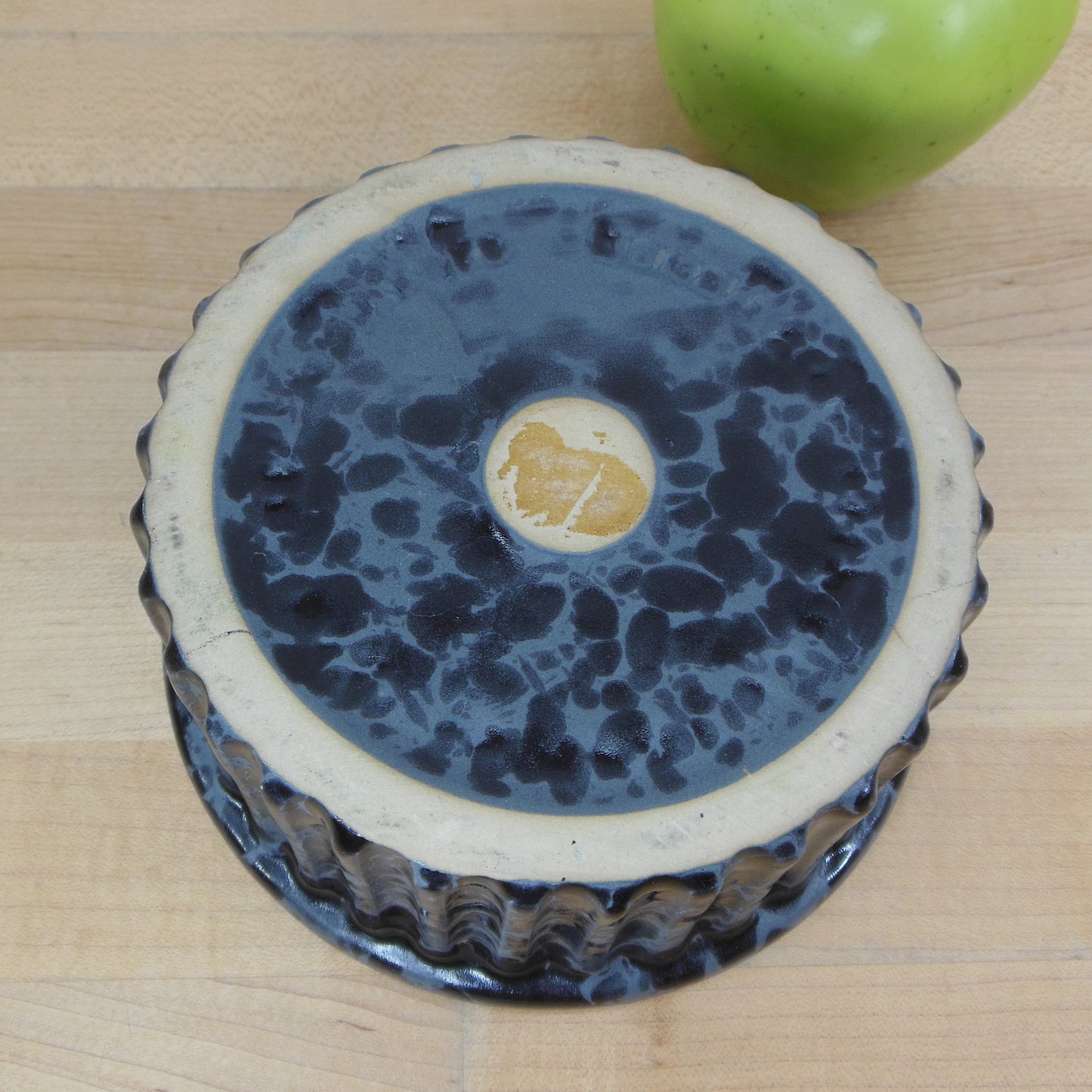 Bennington Potters Vermont Black Agate Slate Large Ramekin Ribbed Bowl Discontinued