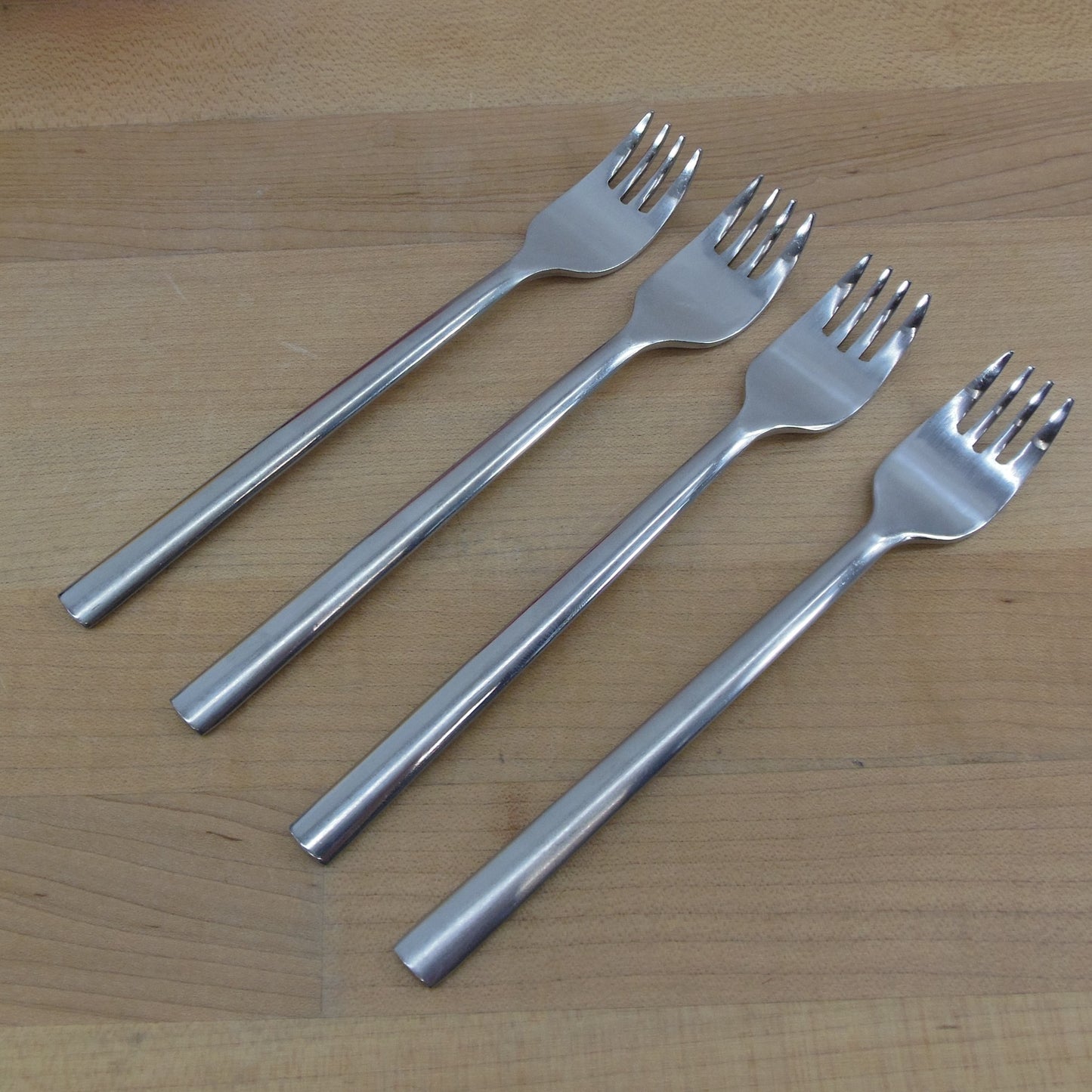 Gourmet Settings GON8 Stainless Modern Flatware - 4 Set Salad Forks