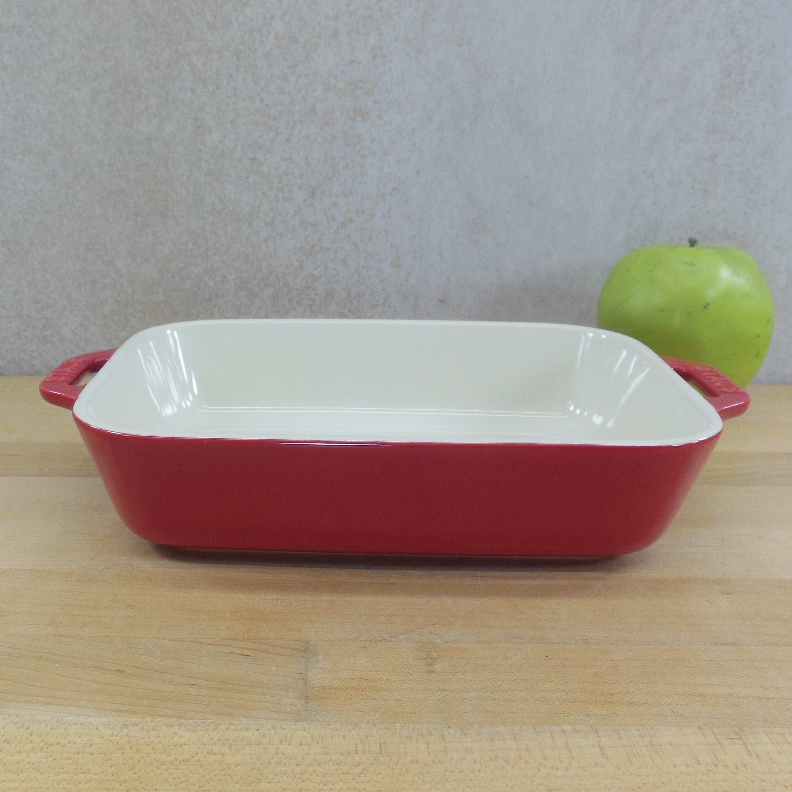 Enameled Cast Iron 13 x 9 Rectangular Baking Dish - Red