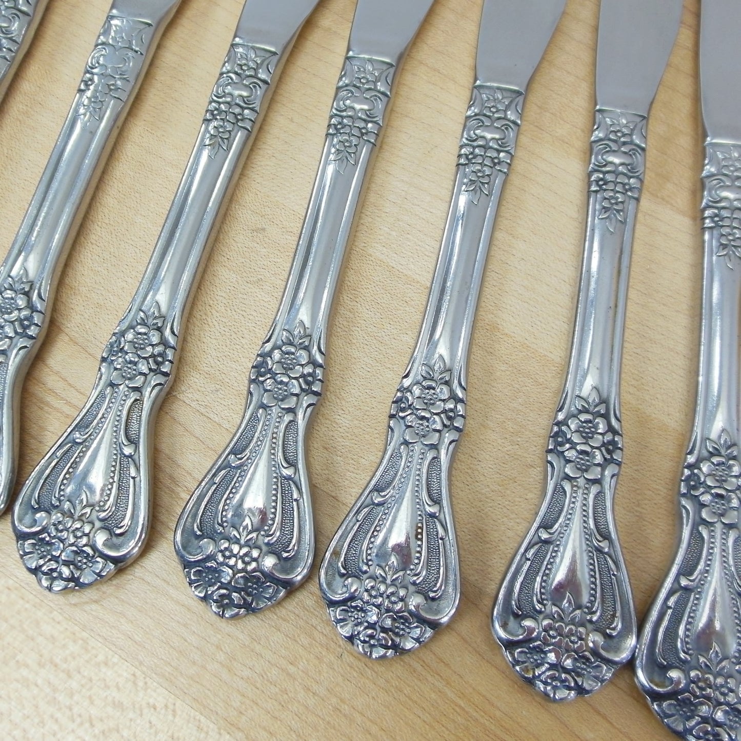 Stanley Roberts Rogers Stainless Valentine Flatware - 8 Steak Knives used