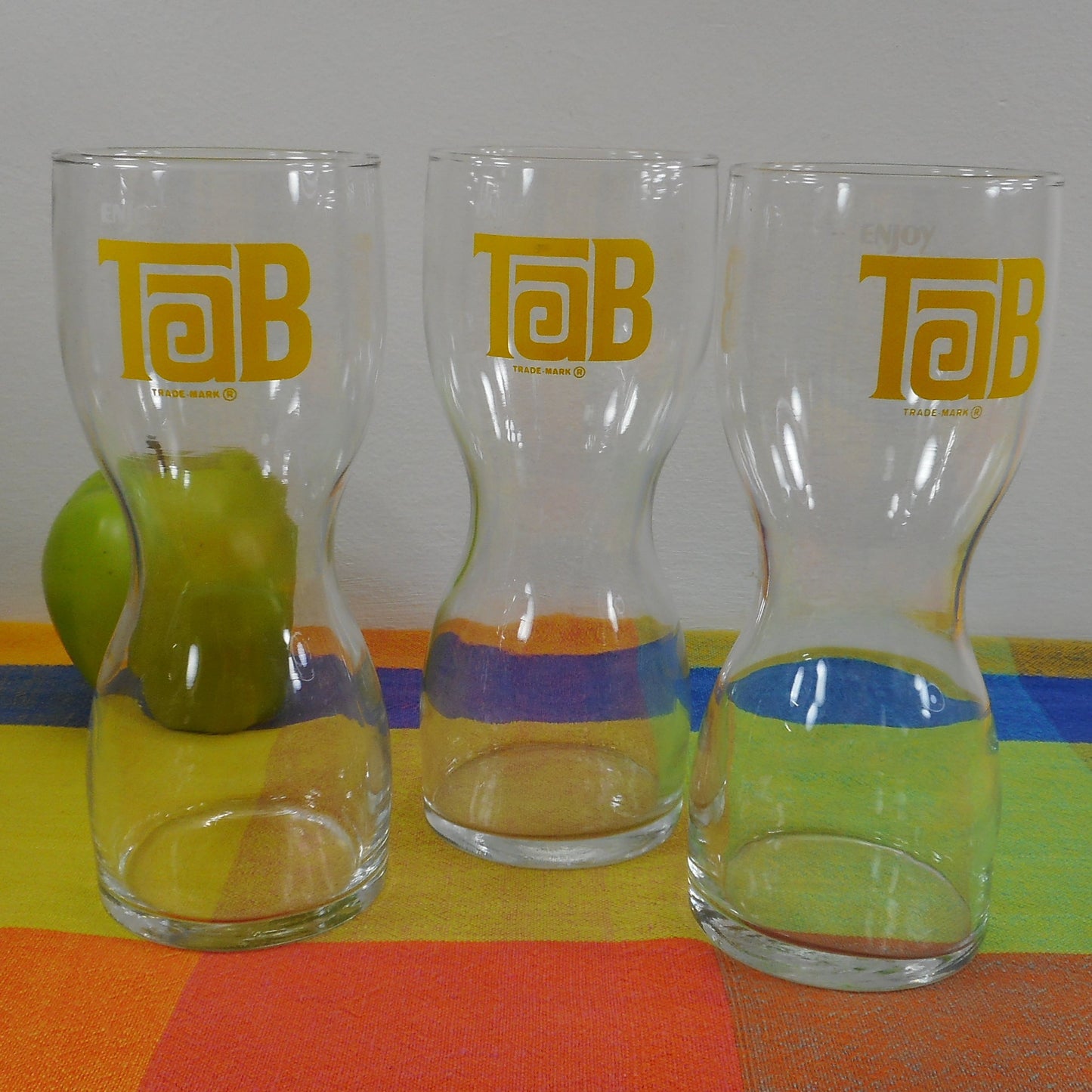 Enjoy Tab Soda Drink Glasses Hourglass Figure Vintage Yellow