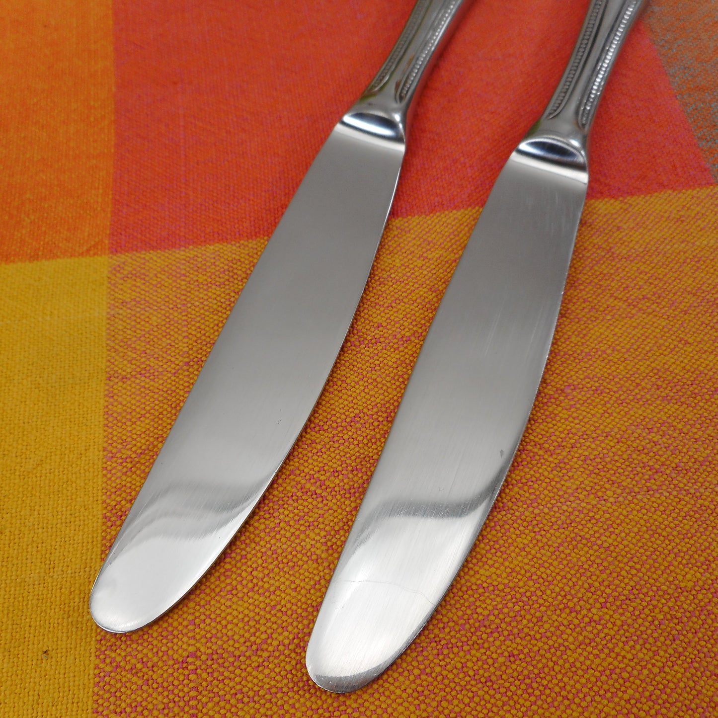 Towle Korea Antique Beaded 18/8 Stainless Dinner Knife Pair Hollow