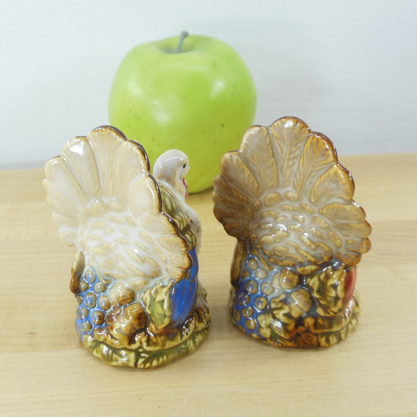 Salt & Pepper Shakers Ceramic Poly-Chrome Turkeys Vintage