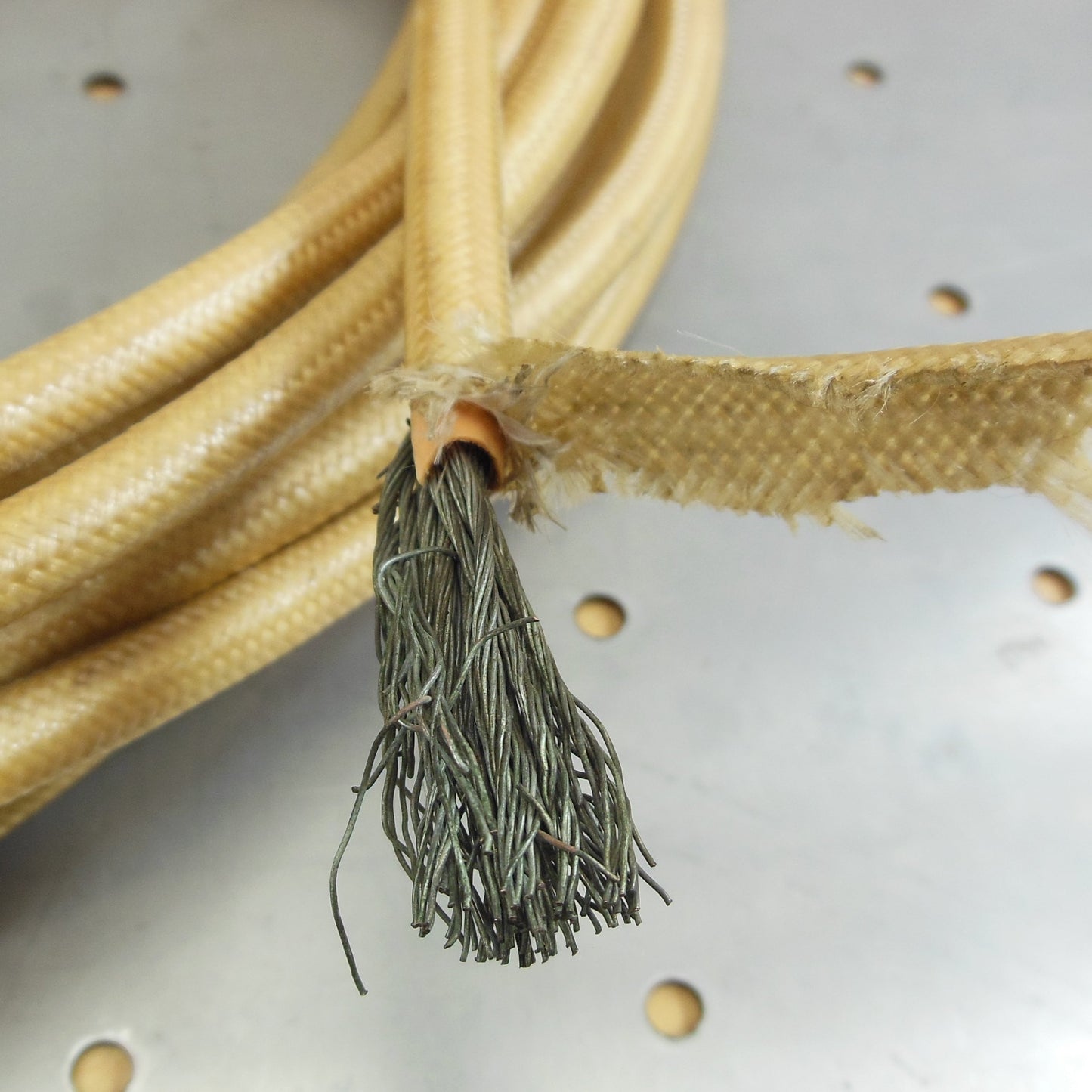 Marine Vintage 27' Primary Coated Copper Wire 5/16"  used