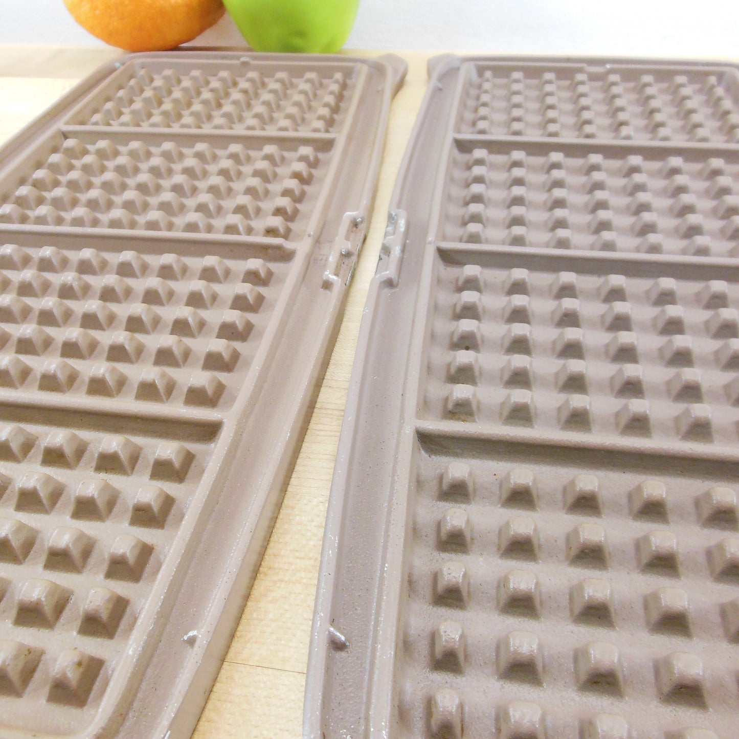 Sunbeam WB-K Electric Waffle Iron Baker & Grill Replacement Plate - Top or Bottom Used