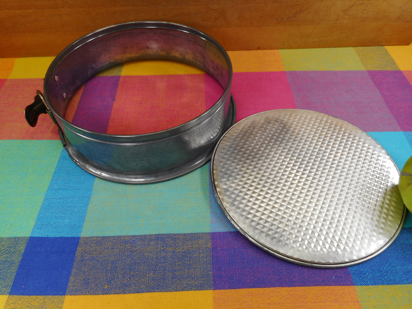 Unbranded West Germany 9x2 Tin/Steel Spring Form Cake Pan Cheesecake clamp
