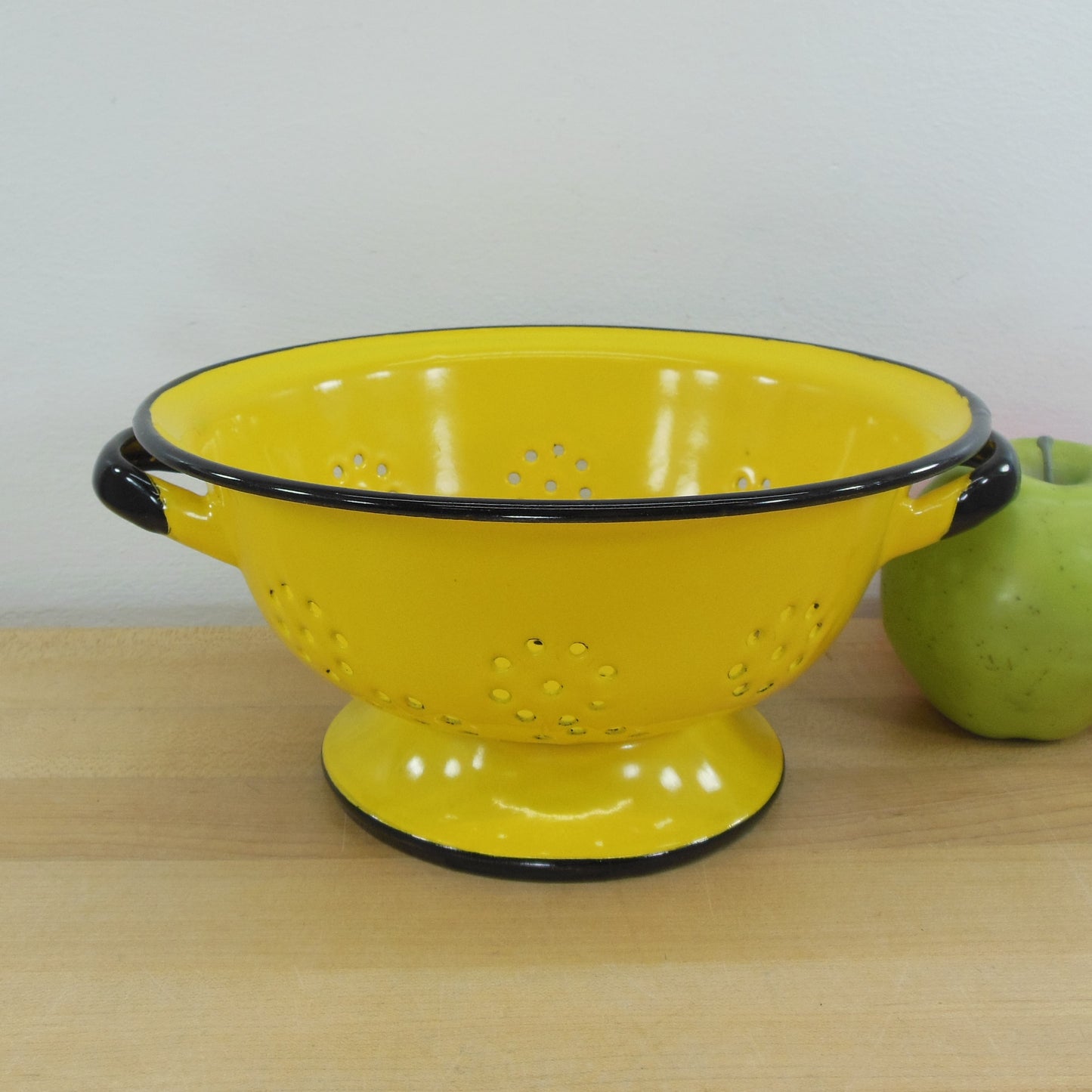 Huta Silesia Poland Yellow Black Enamel Steel Colander 20cm