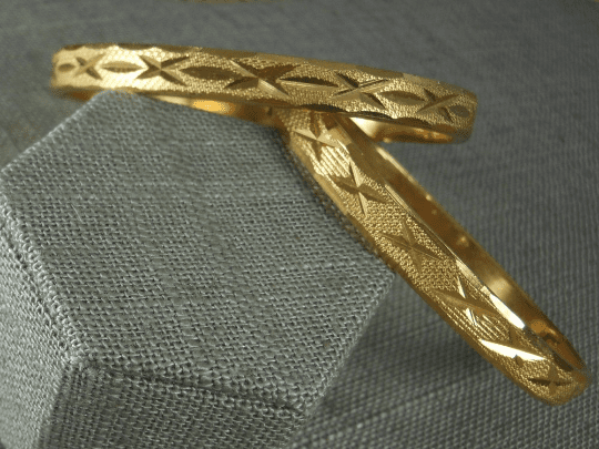 Pair Etched Bracelets Vintage Brushed Gold Tone Stackable lock