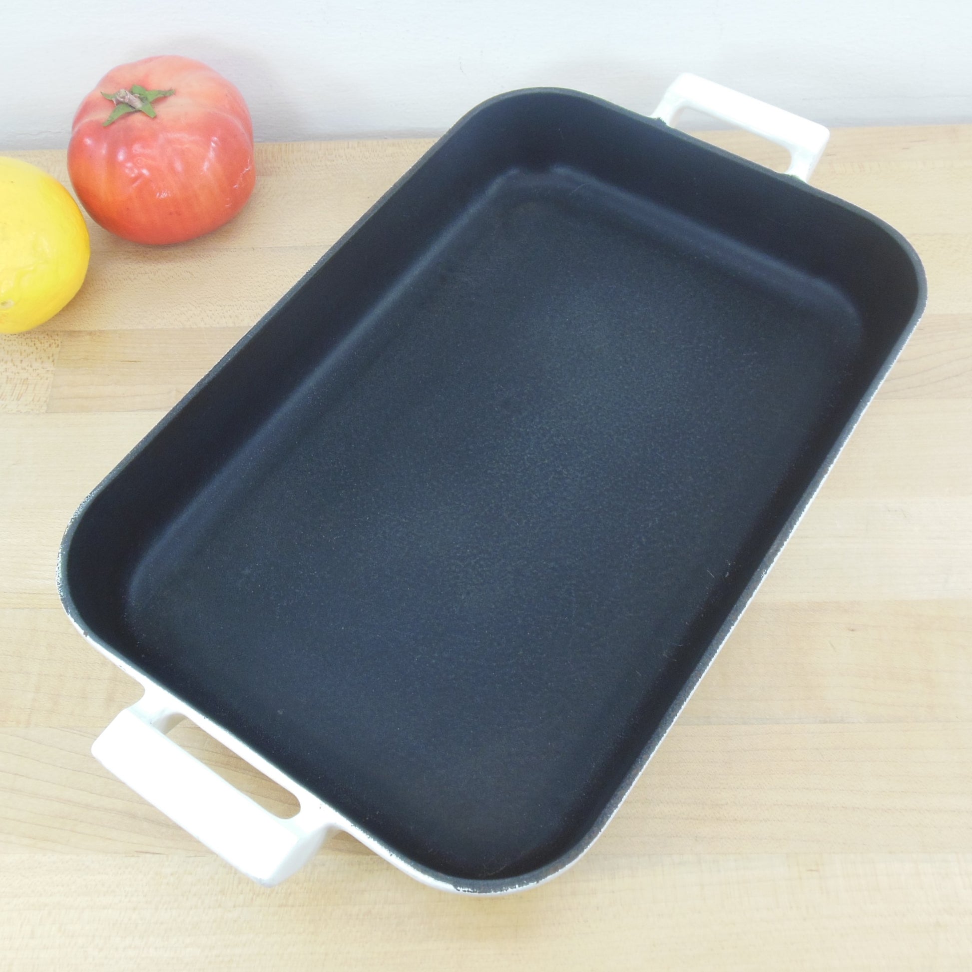 Club Colorcast Waterford Ireland Cast Iron White Enamel Casserole Baking Pan #11 Vintage