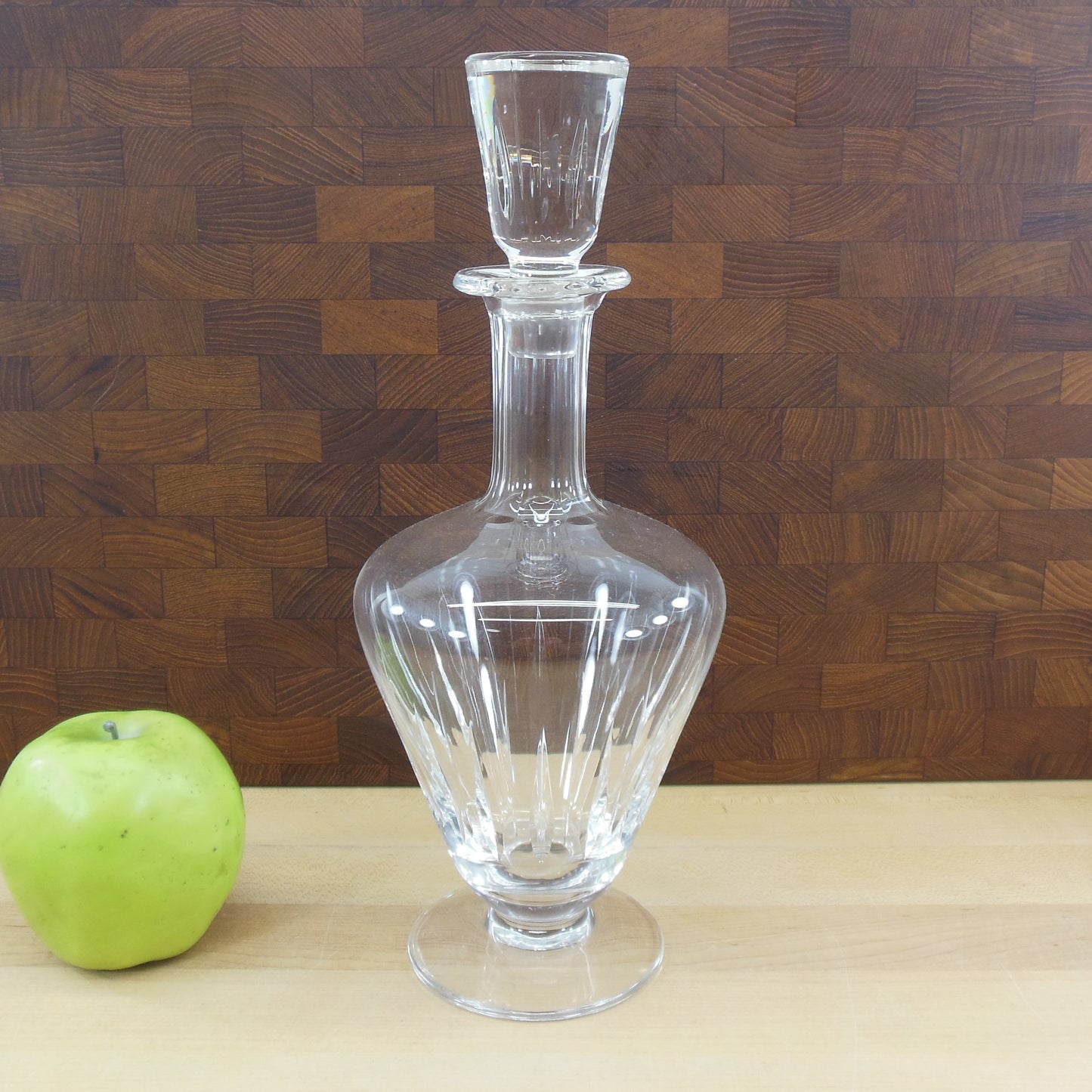 Treasure Chest Sunburst Crystal Cut Glass Vertical Lines Decanter Unused
