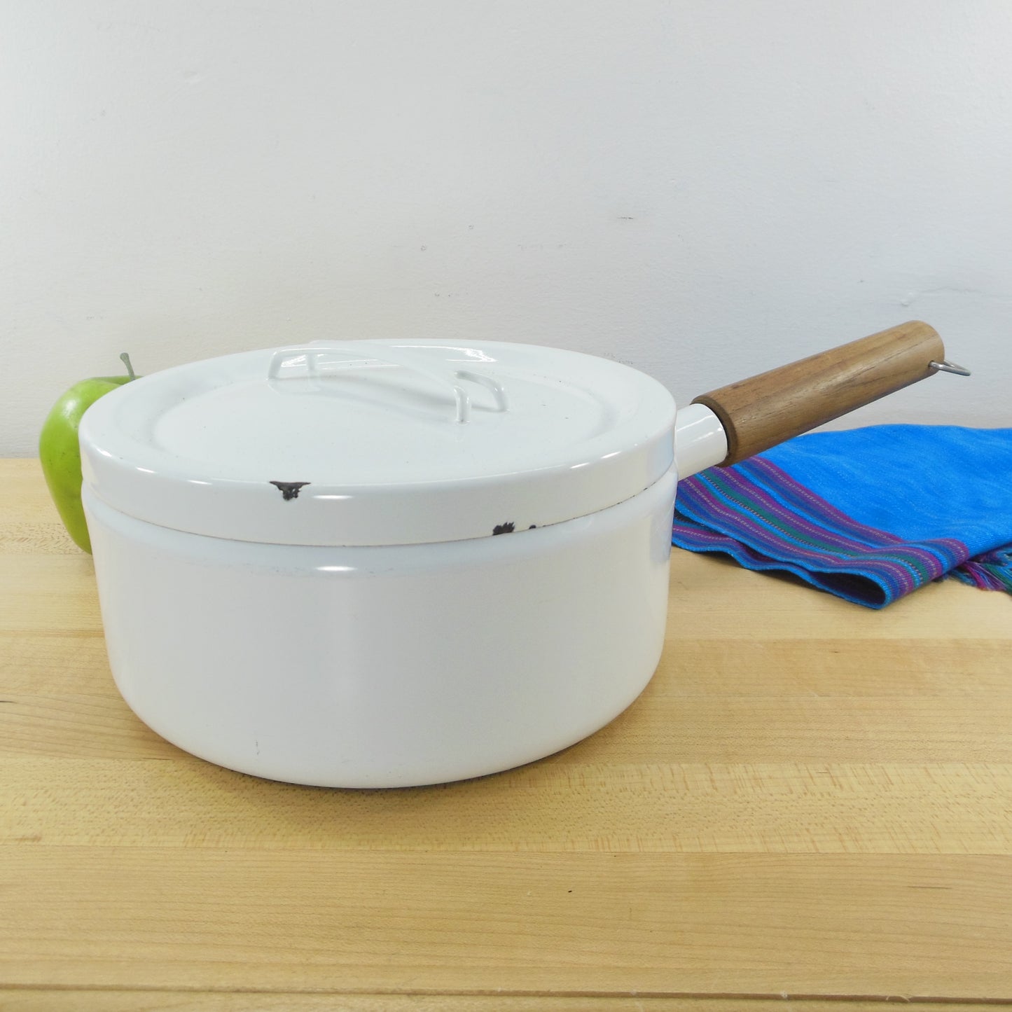 Arabia Finel Seppo Mallat White Enamelware 3 Quart Saucepan