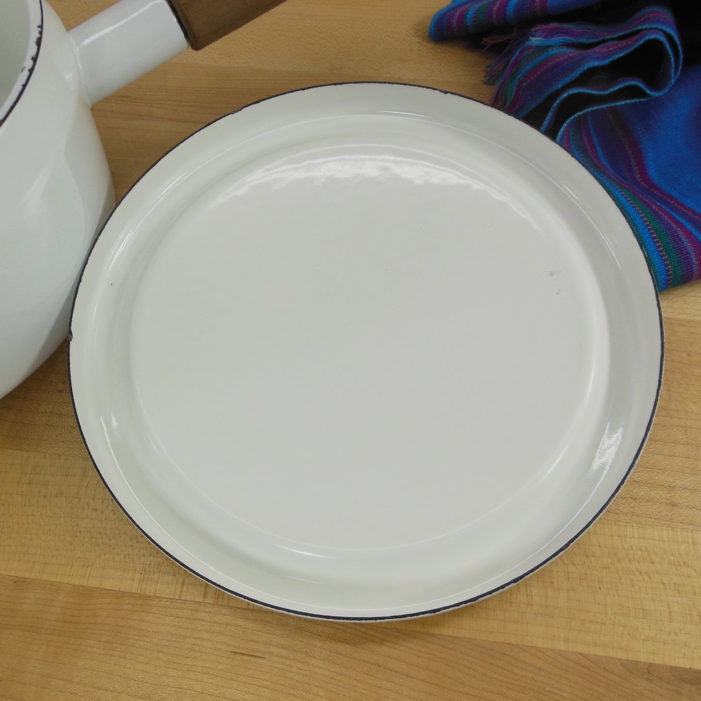 Arabia Finel Seppo Mallat White Enamelware 3 Quart Saucepan Used