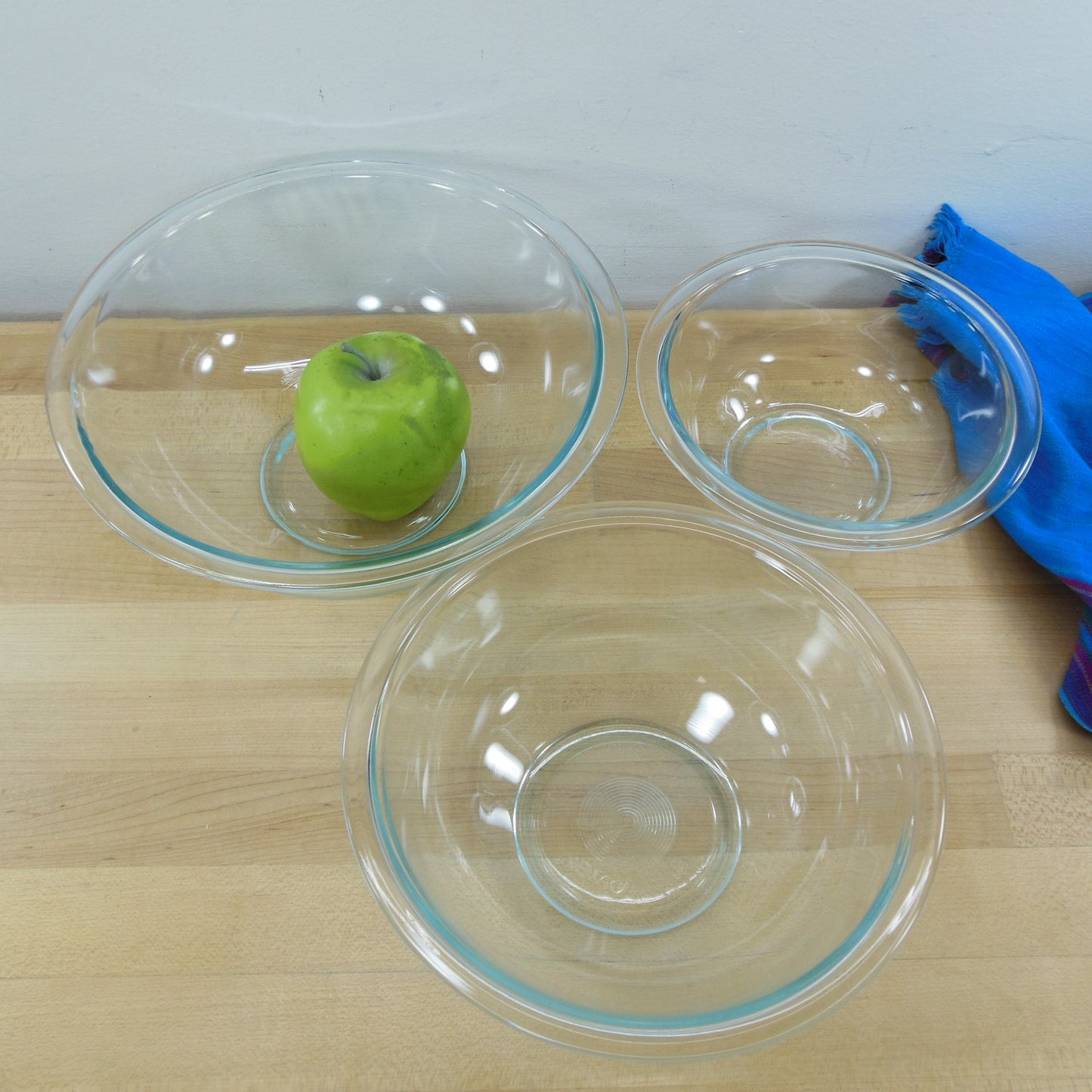 Pyrex Blue Tint Glass 3 Set Mixing Bowls 322 323 325 Vintage