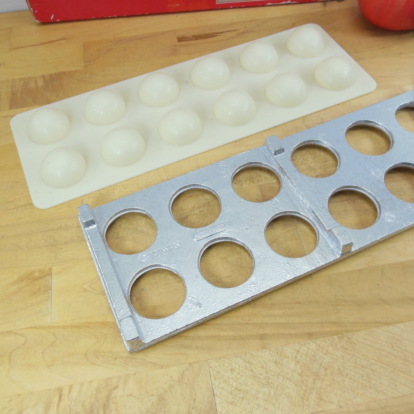 Norpro Rowoco 1980's Ravioli Pasta Maker Form Press used vintage