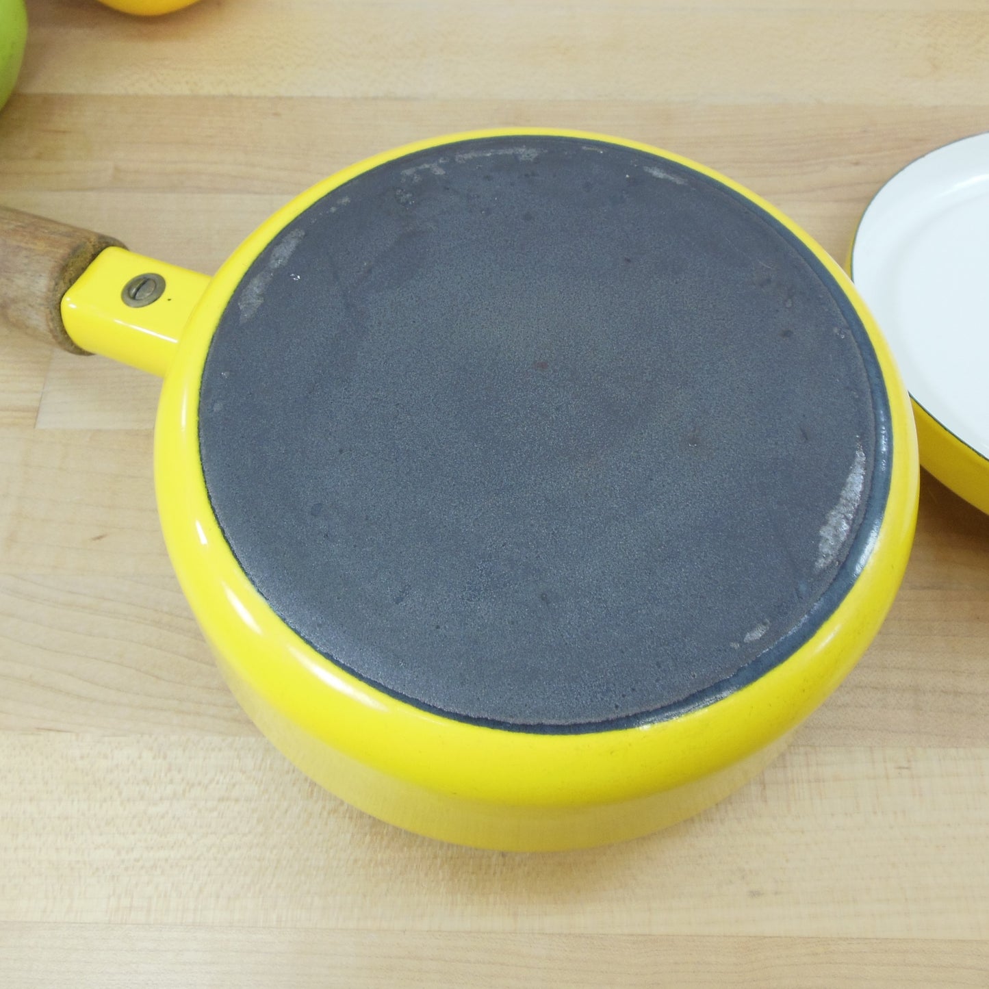 Arabia Finel Seppo Mallat Yellow Enamelware 1.5 Quart Saucepan Vintage