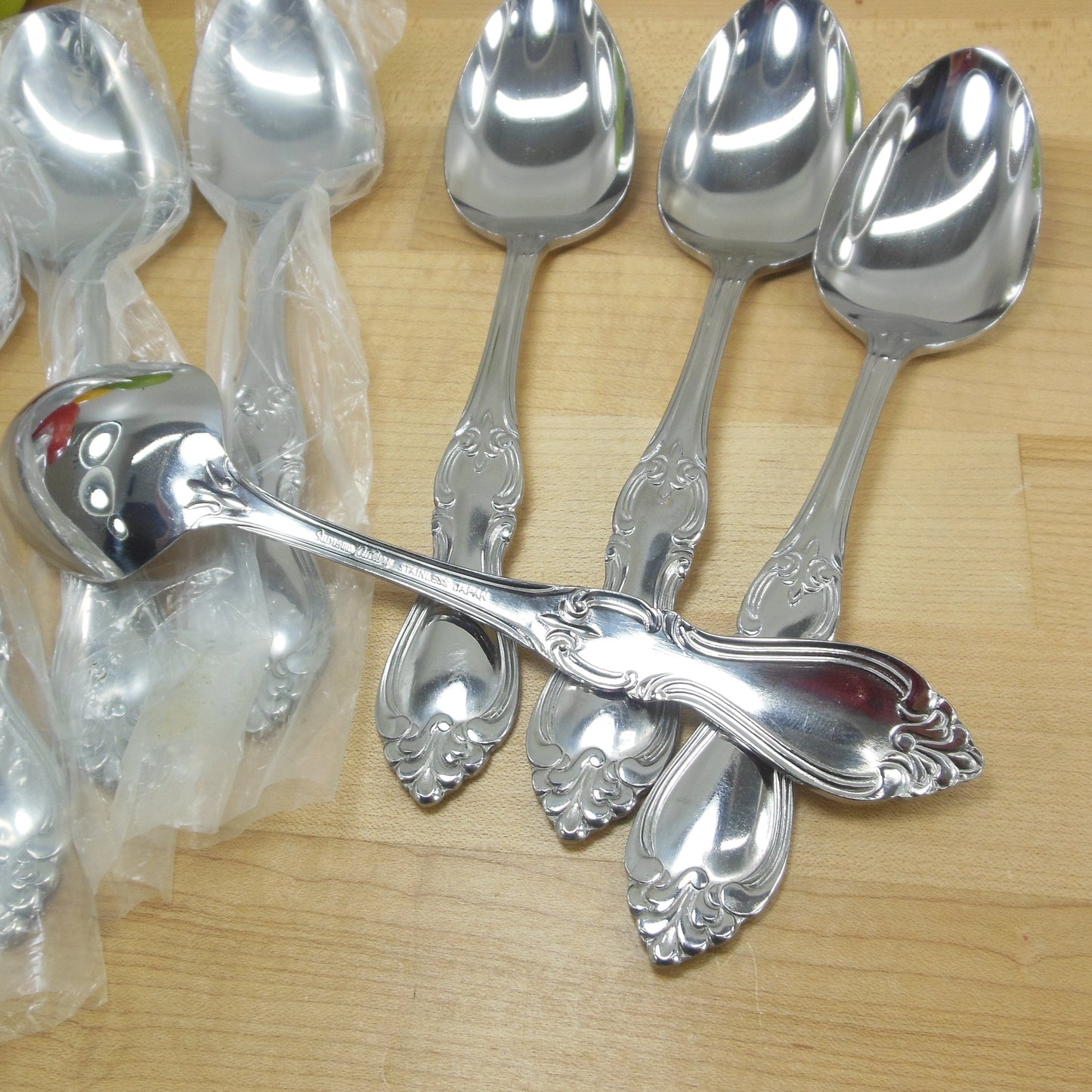 Towle Supreme Cutlery TWS70 NOS Place Soup Spoons - 4 Set New Vintage