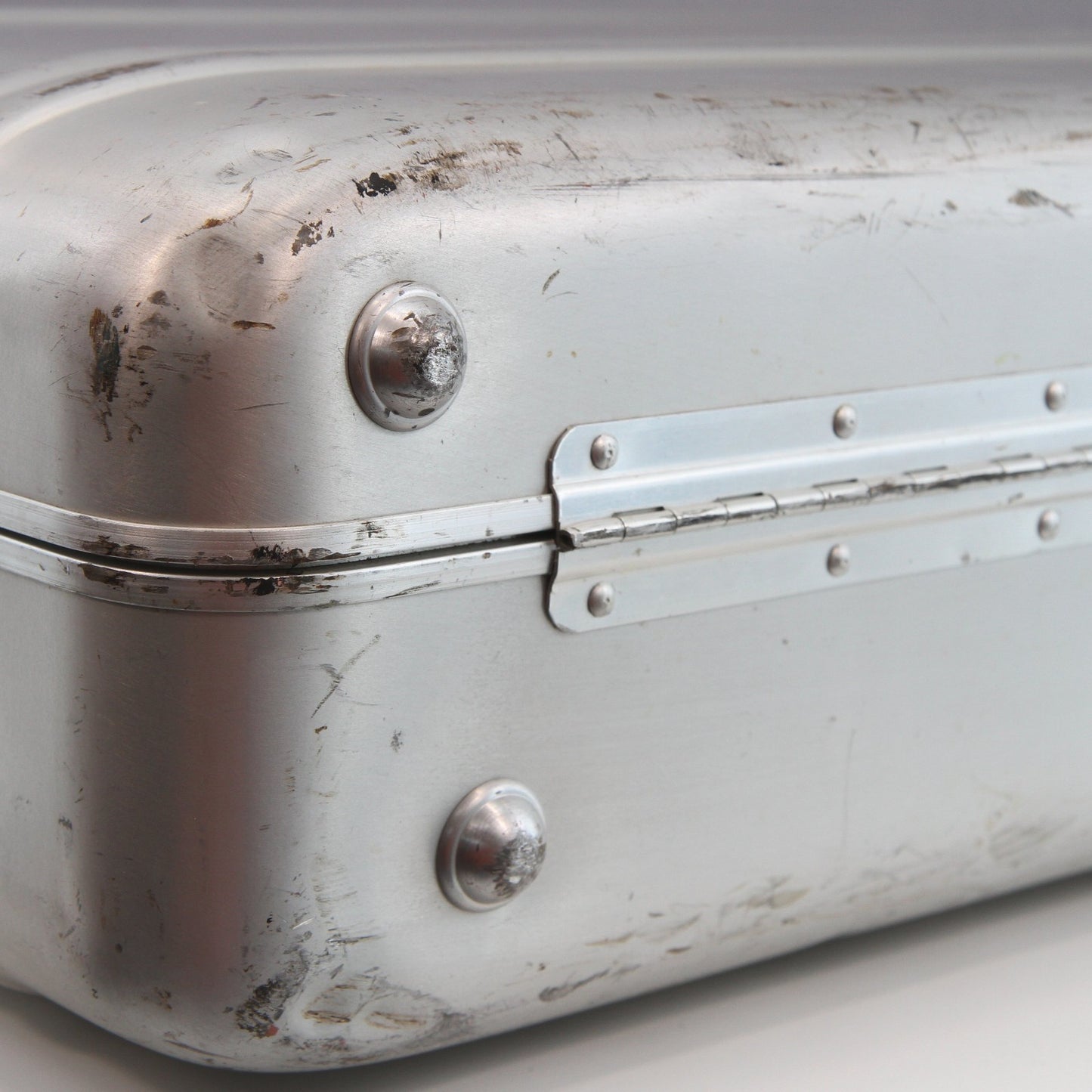 Vintage Zero Halliburton Silver Aluminum Suitcase CLEAN Accessories 24 X 18 X 8