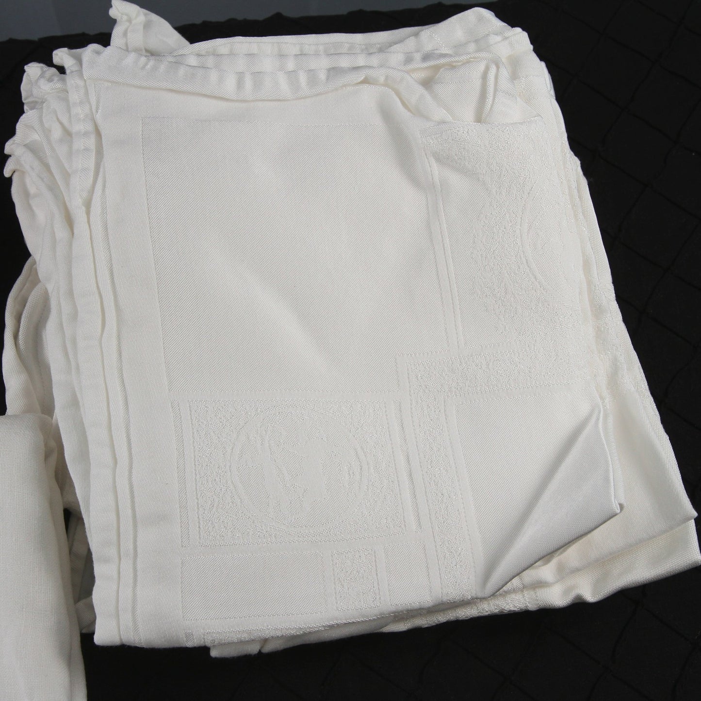 Two Lots of 8 Napkins, Total 16, Damask 18 x 17,  Linen 16 x 15, Baltman, Italy