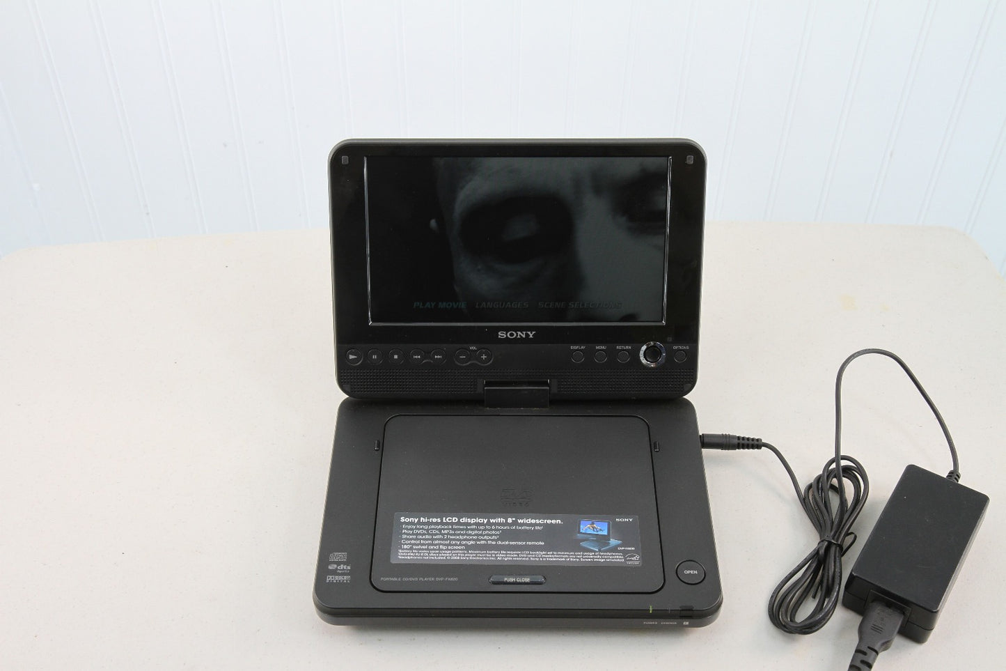 Vintage Sony Portable CD DVD Player DVP-FX820 Battery & Charger