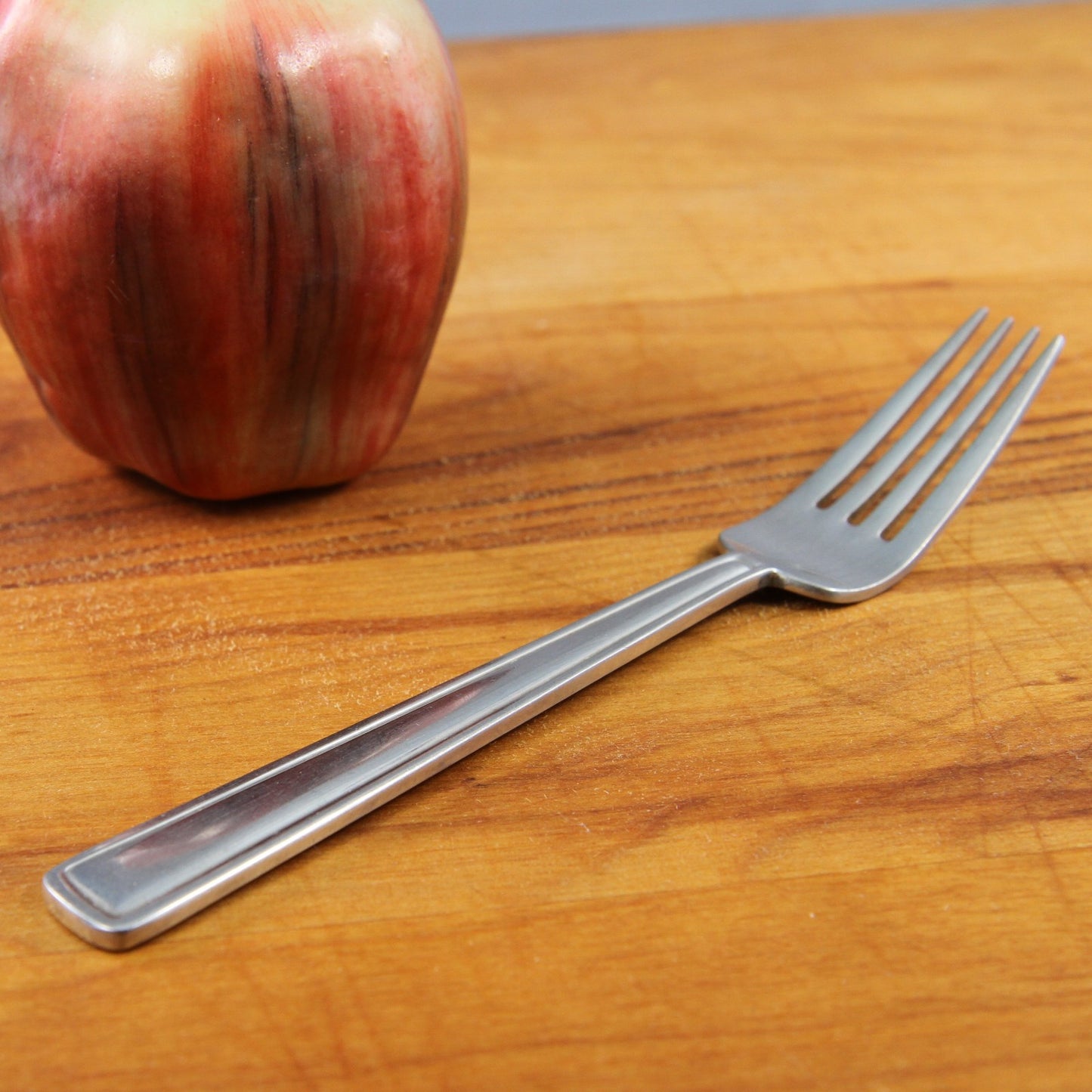 Pfaltzgraff Chalfonte Stainless Steel Salad Fork Glossy 6 7/8"