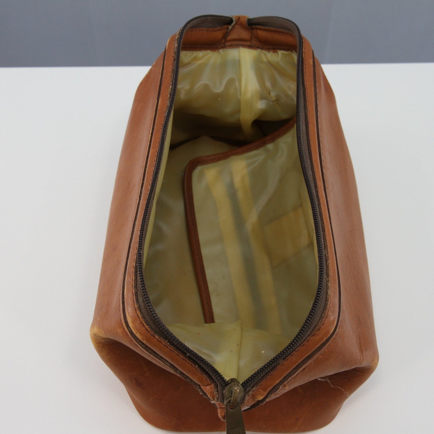 Vintage Renwick Mens Leather Toiletry Shaving Bag Canada 10" X 5.5" X 5.5"