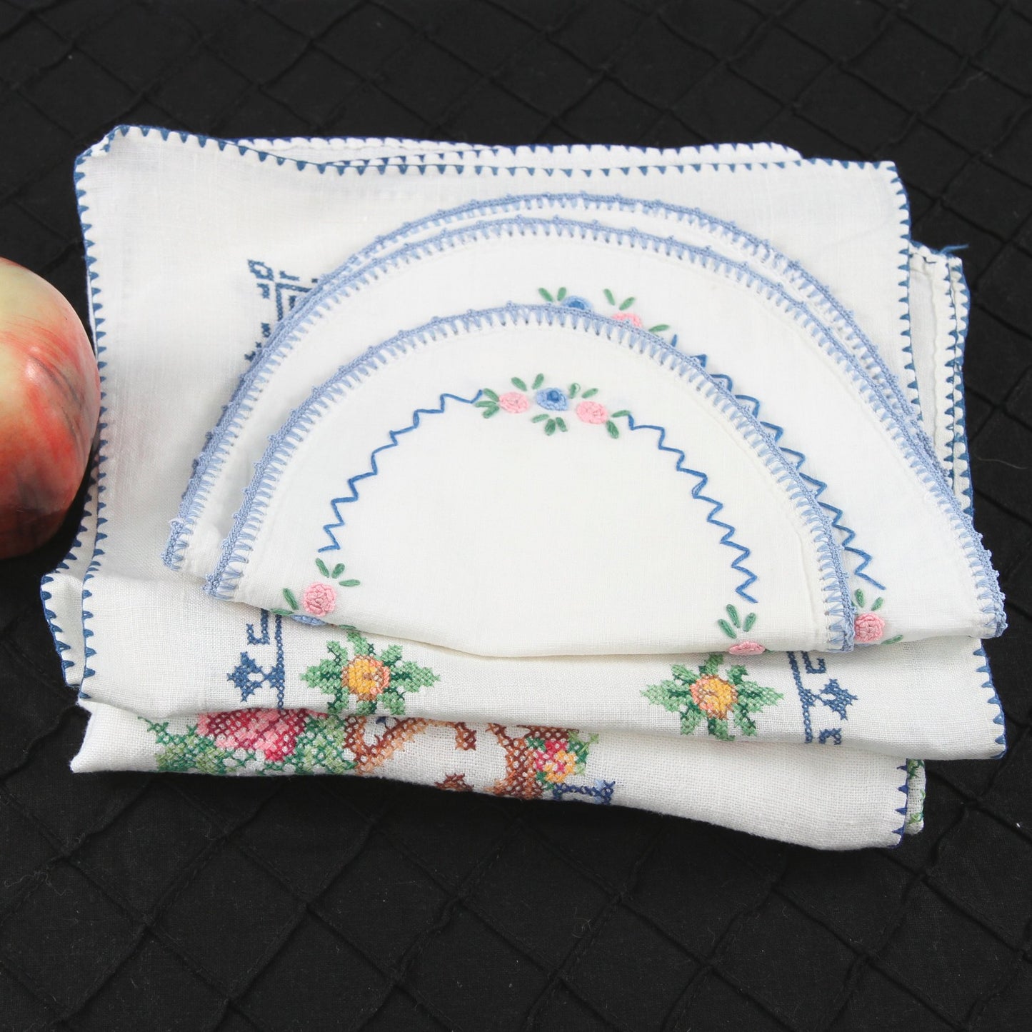 Vintage Collection Five Pieces Embroidery Tablecloth Rectangles Casserole Covers