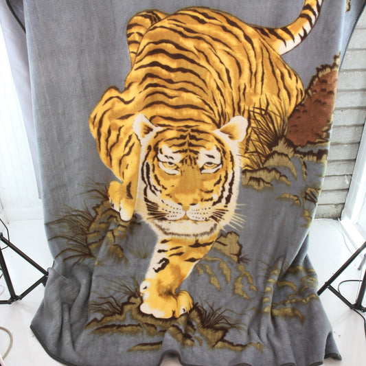 Unbranded Thick Heavy 6.95LB Tiger Plush Blanket 72W X 92L Full