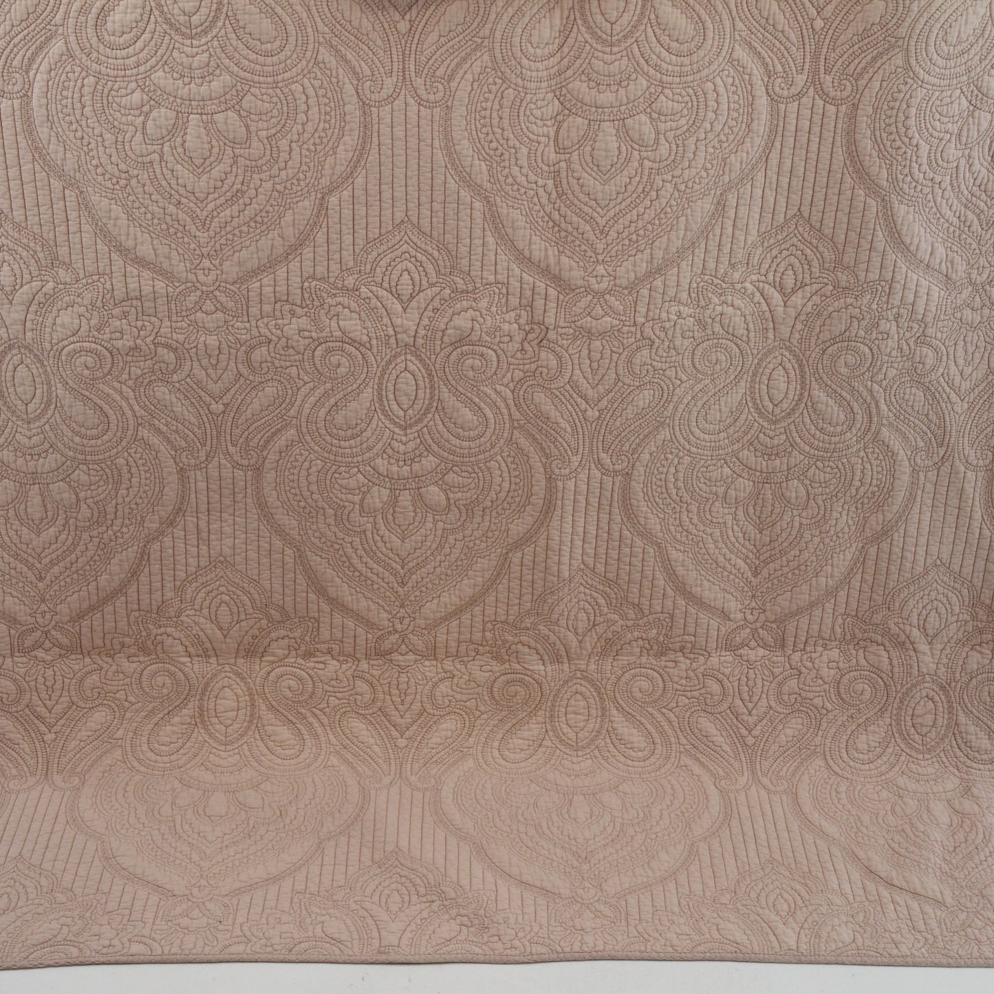 Cynthia Rowley Quilted Pink Bed Cover Bedspread 66 X 84 w/One Sham 21 X 27