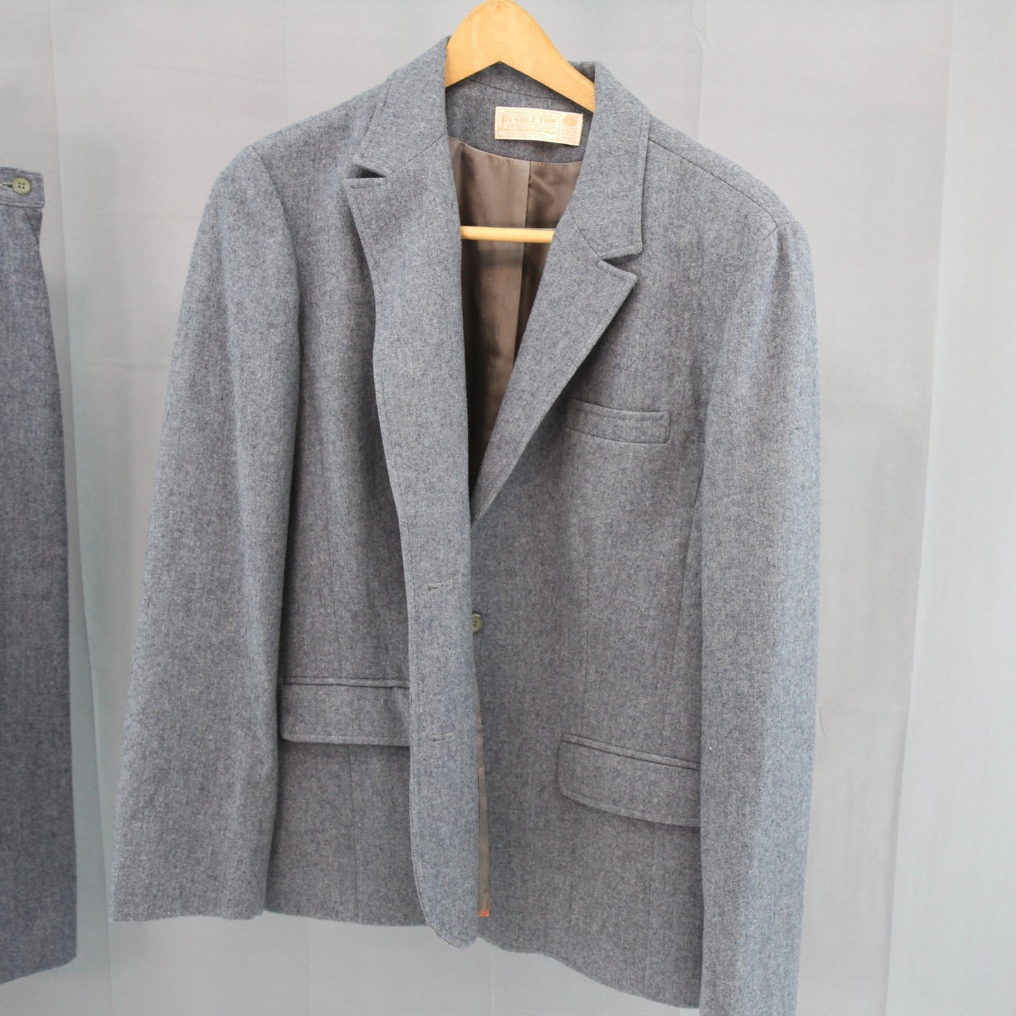 Vintage 1980s Pendleton Womens Wool Two Piece Suit  Grey Blue USA