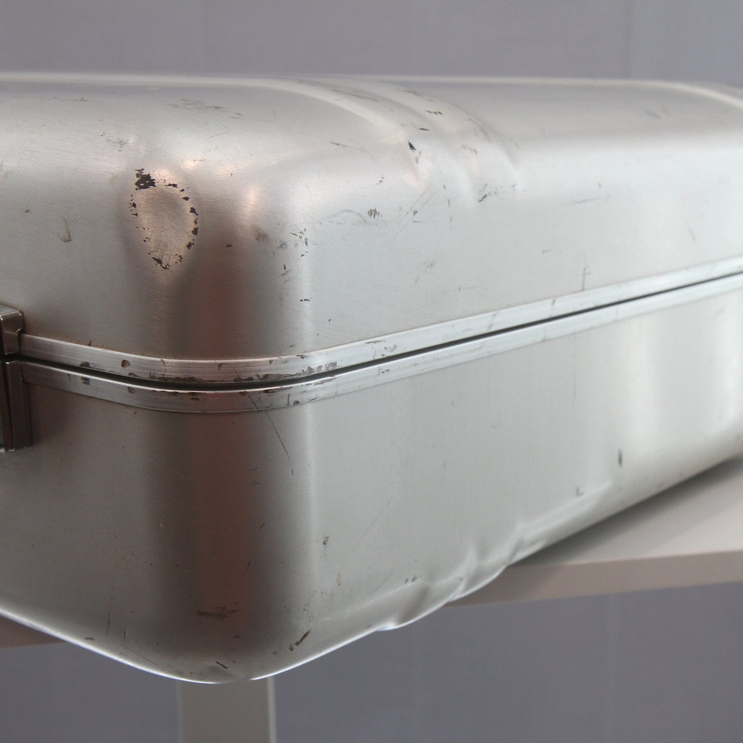 Vintage Zero Halliburton Silver Aluminum Suitcase CLEAN Accessories 24 X 18 X 8