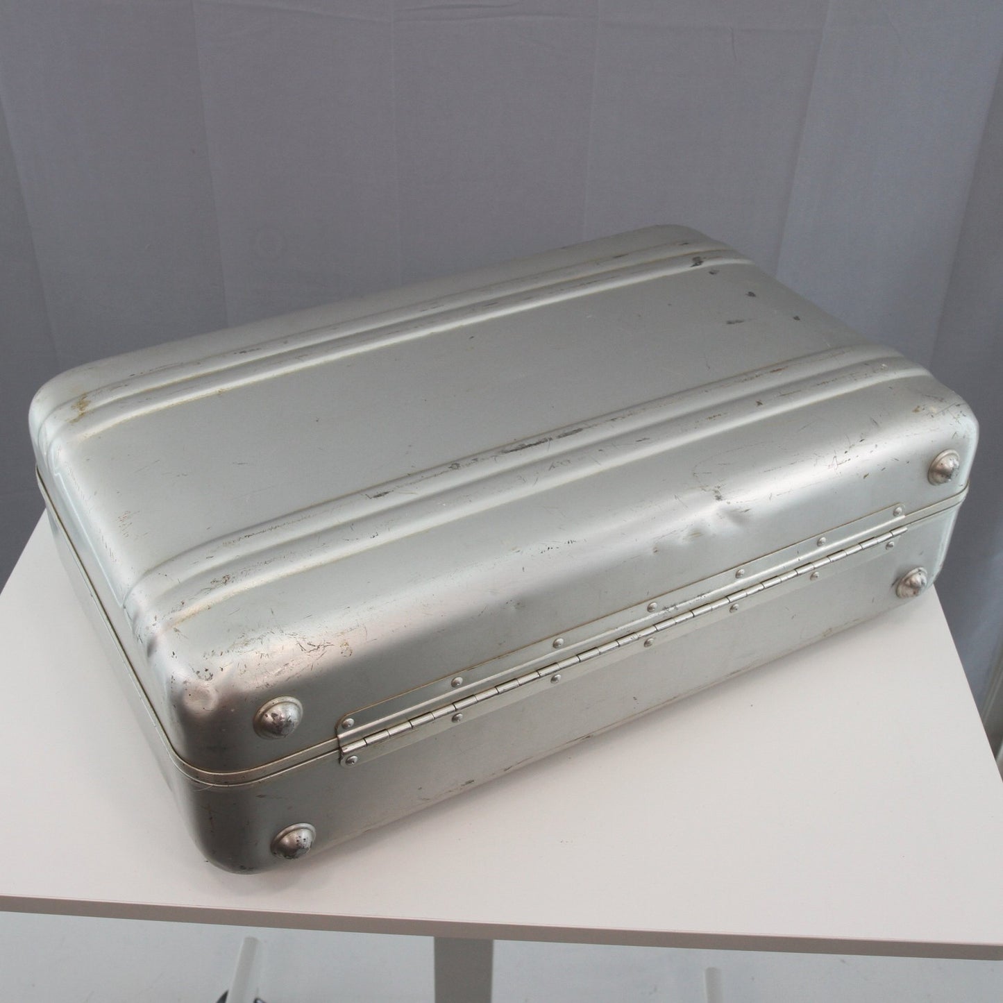 Vintage Halliburton Zero Small Suitcase Exterior approx. 21 x 13 7