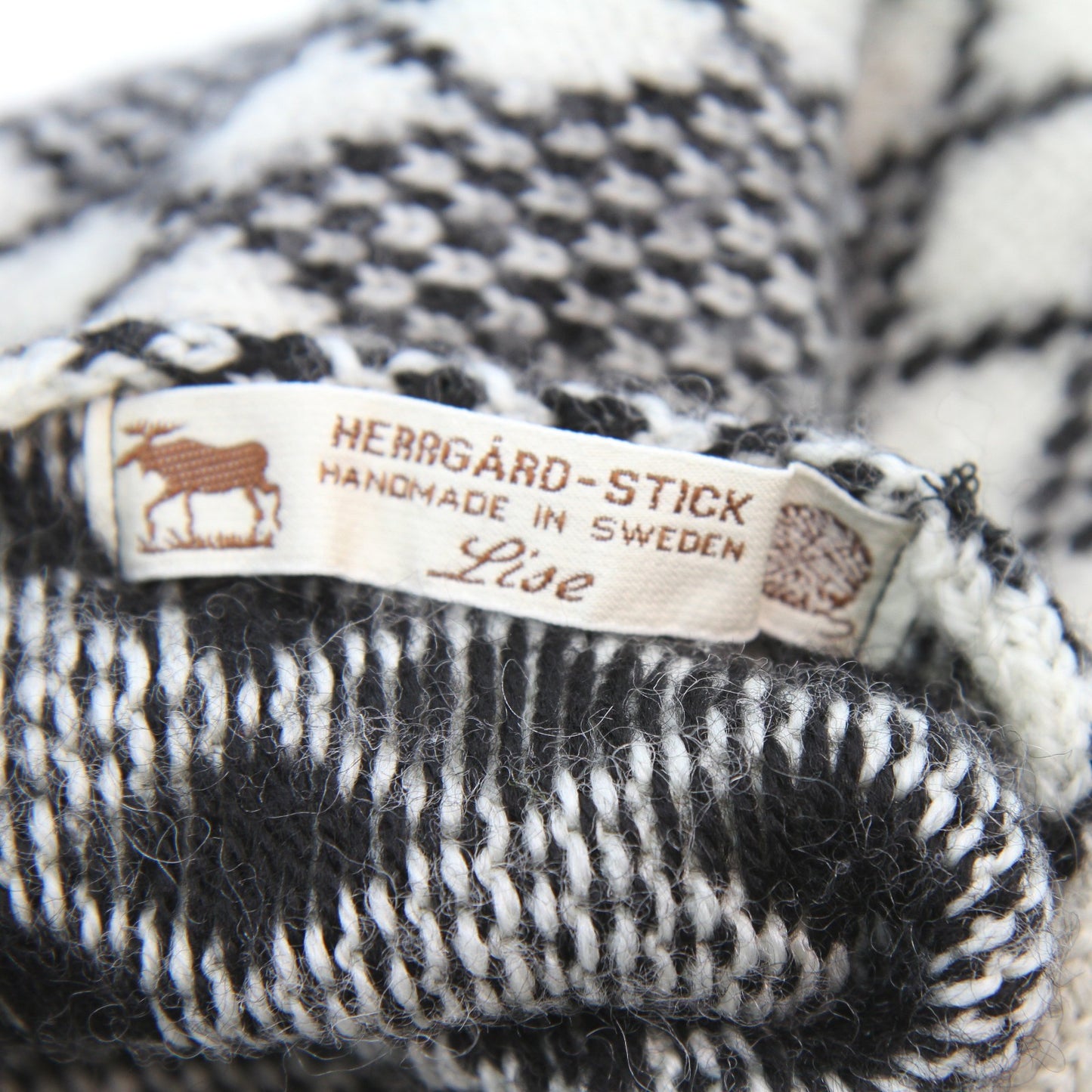 Herrgard-Stick Wool Cape Wrap Hand Knit Fringed Black White Sweden 76"