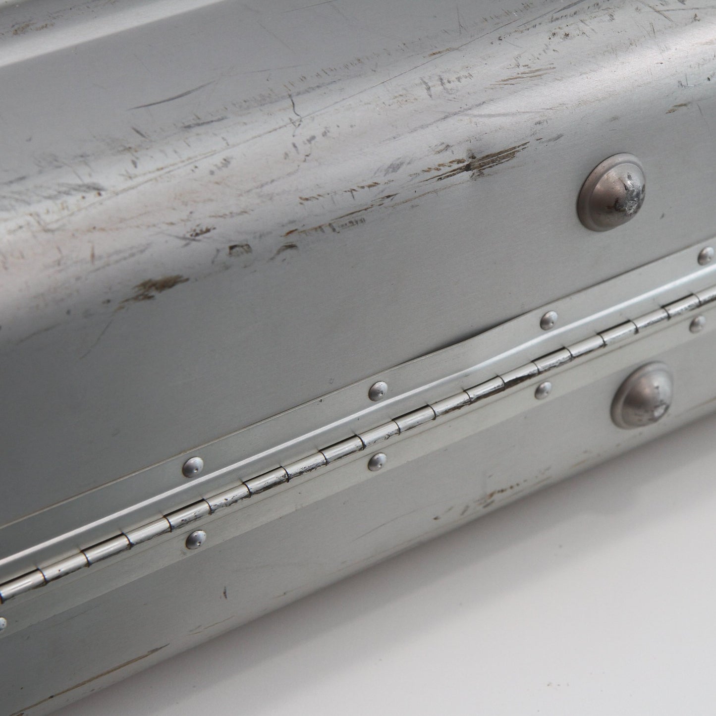 Vintage Zero Halliburton Aluminum Suitcase CLEAN Accessories 24" x 18" x 8"