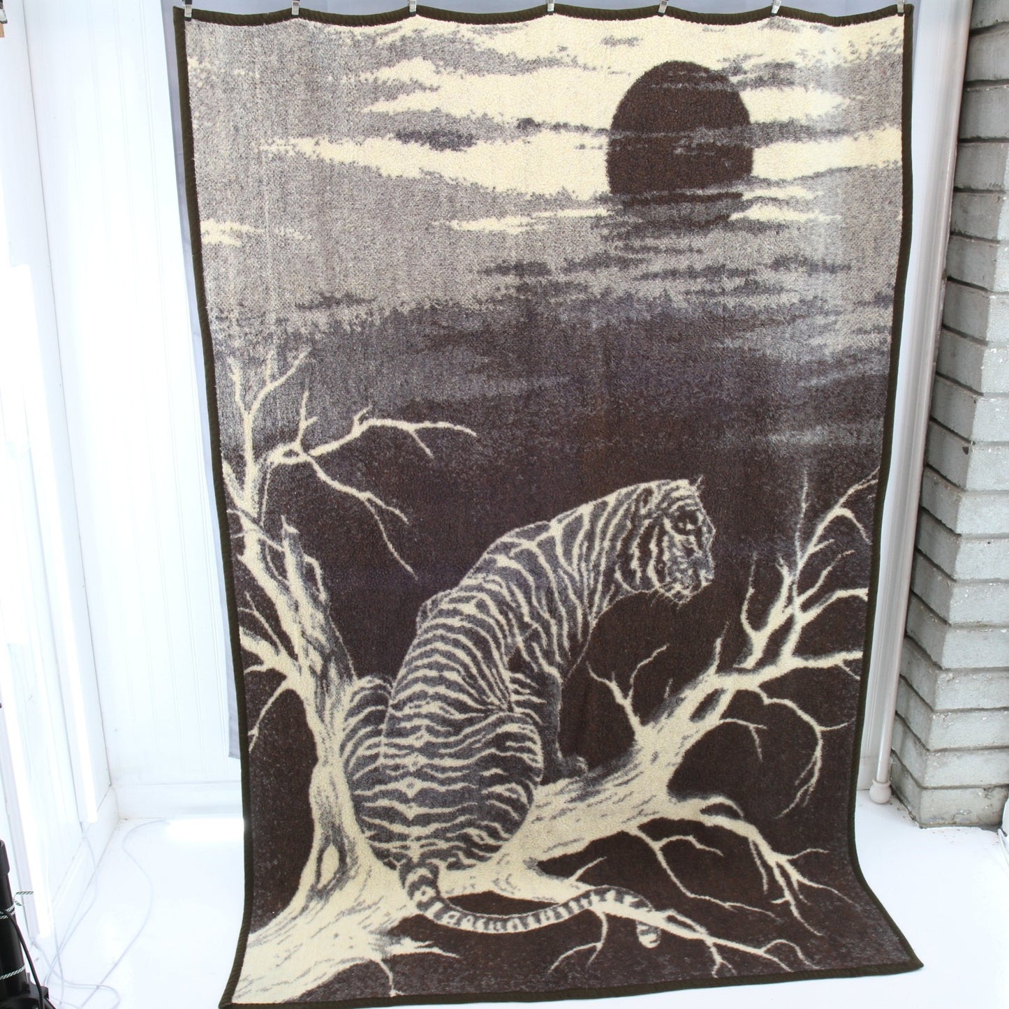 Vintage Unbranded Tiger In A Tree Hi Pile Acrylic Blanket Throw  52"W X 82"L