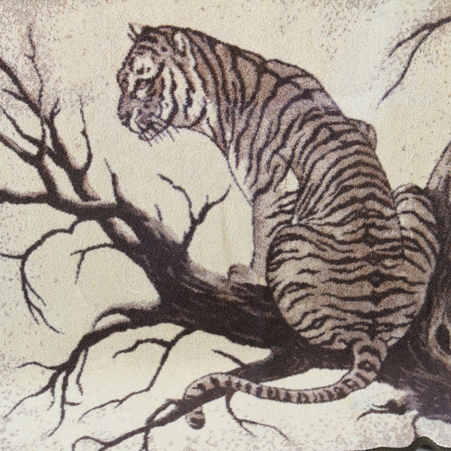 Vintage Unbranded Tiger In A Tree Hi Pile Acrylic Blanket Throw  52"W X 82"L