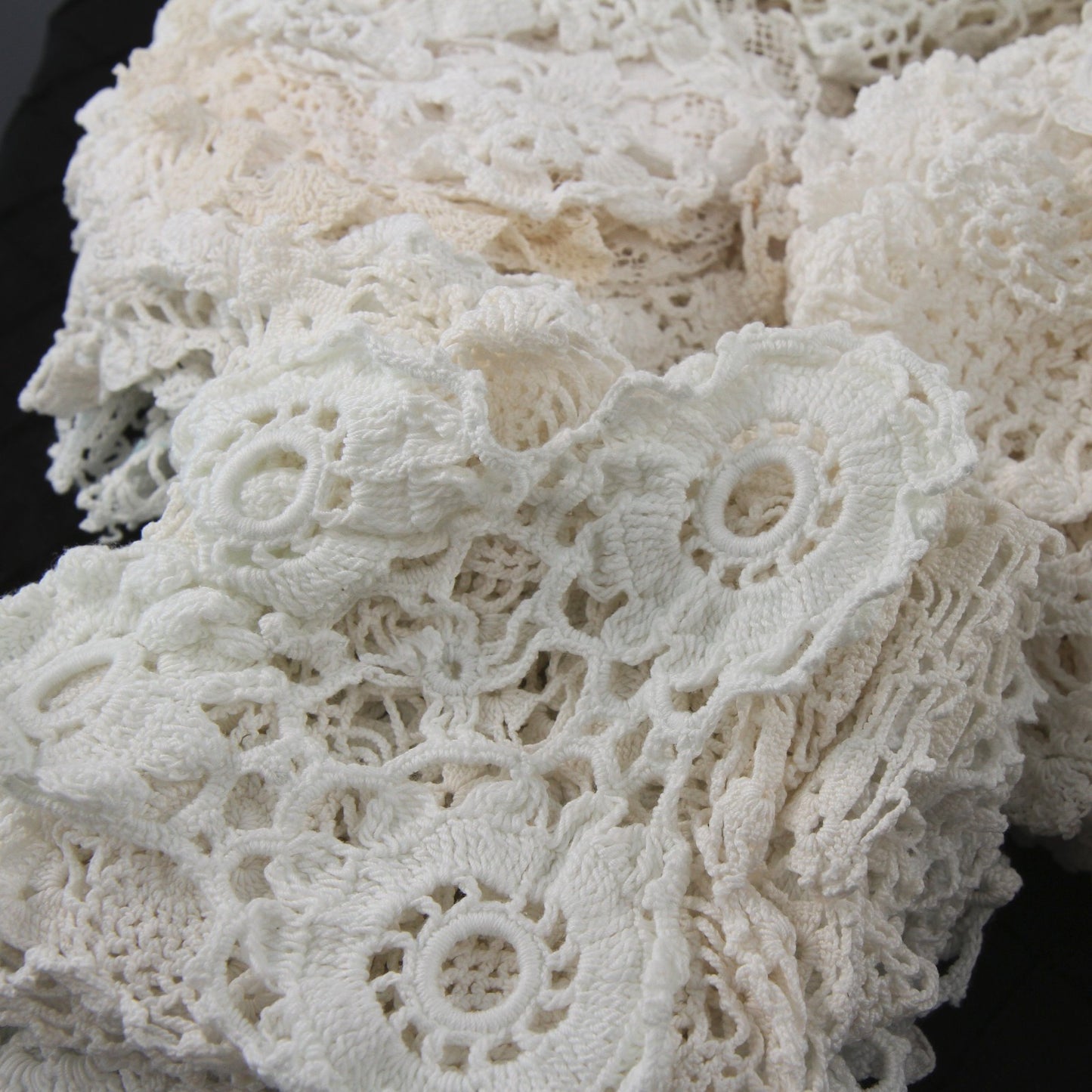 Vintage Lot 122 Pieces White Crochet Doiles & Table Pieces Fine Quality