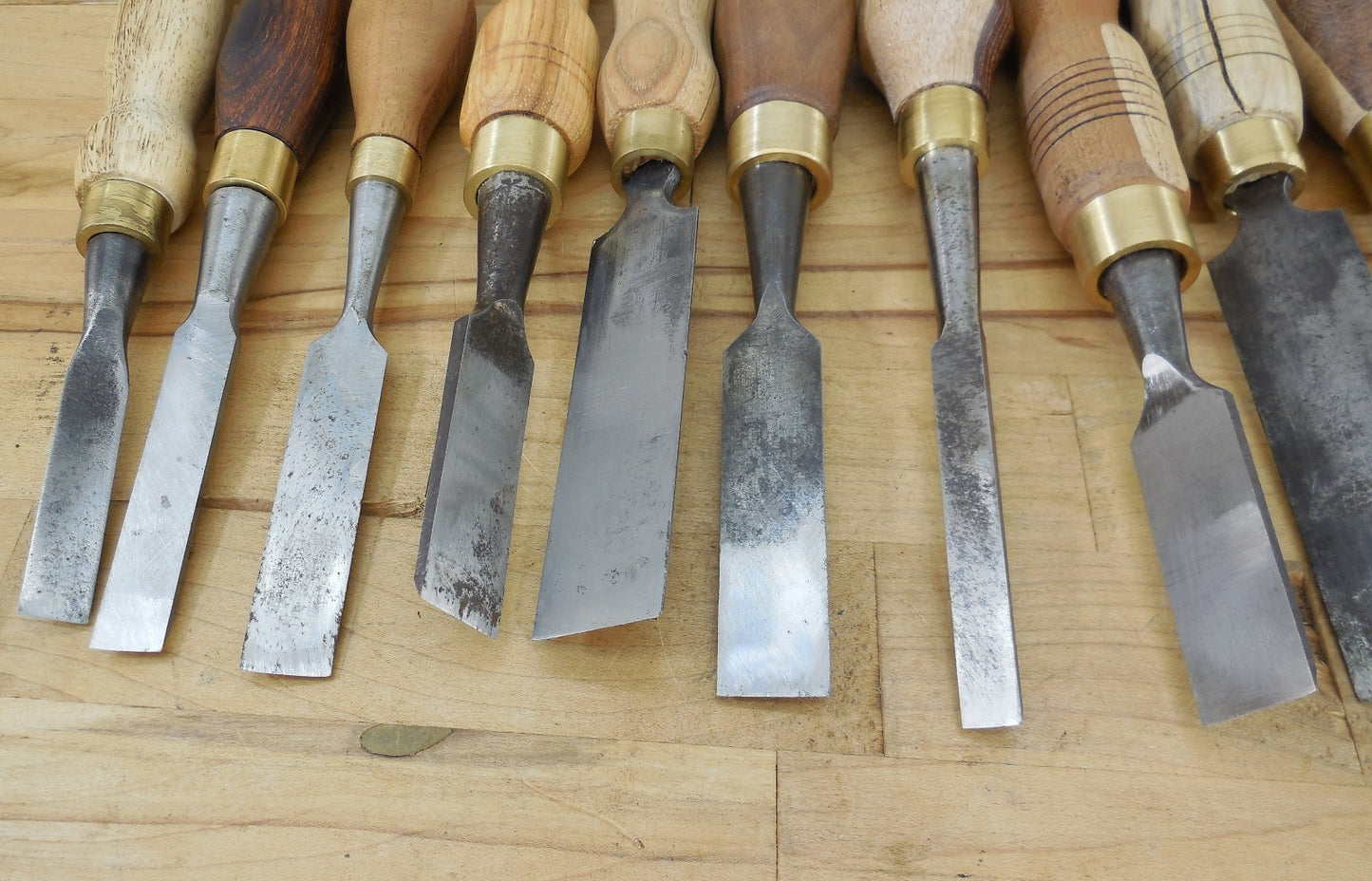 Estate 15 Vtg. Lot Tang Wood Chisels Bench With Custom Steve Wus Wood Handles