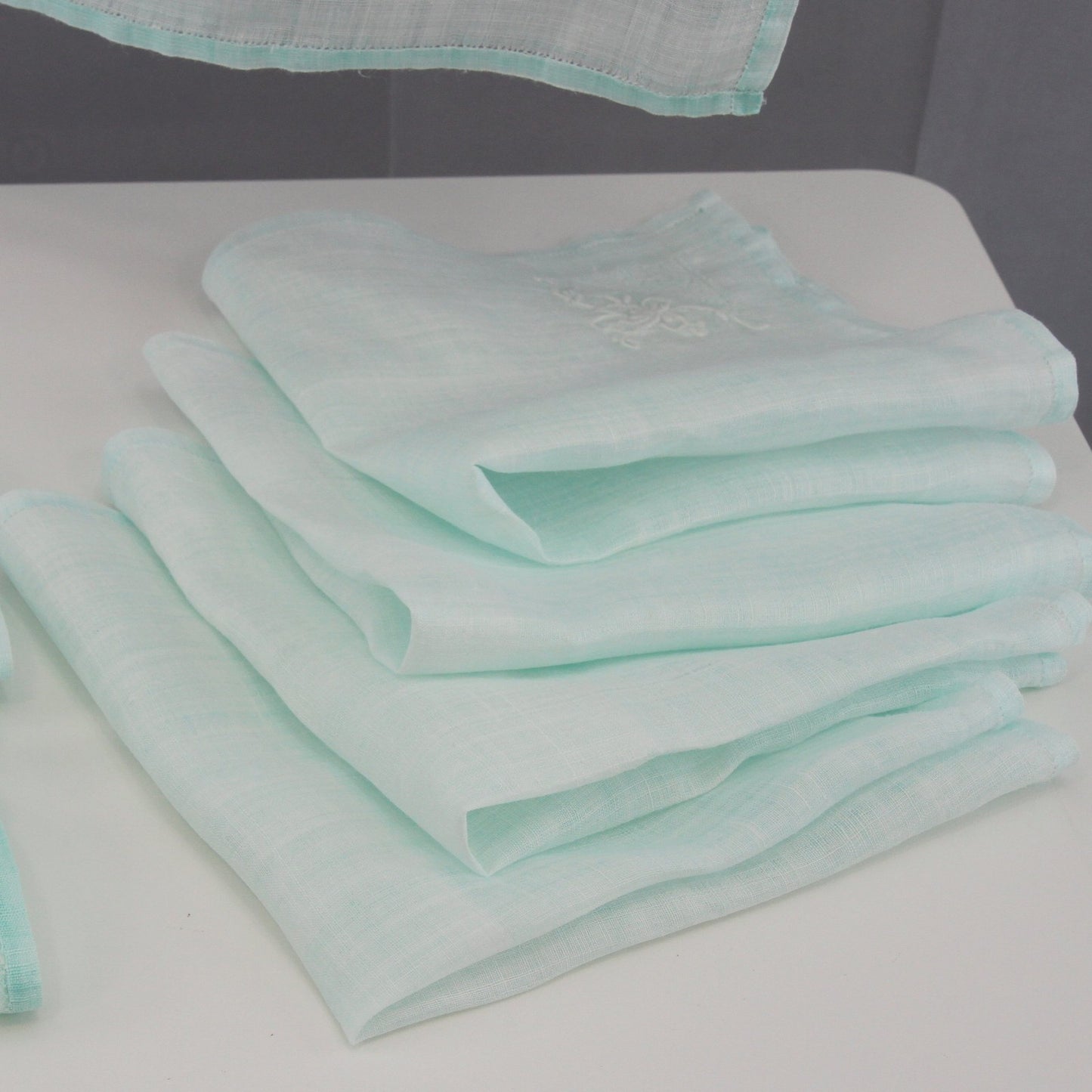 Vintage Embroidered Table Collection Lot Aqua Runner Napkins Placemats 11 Pieces