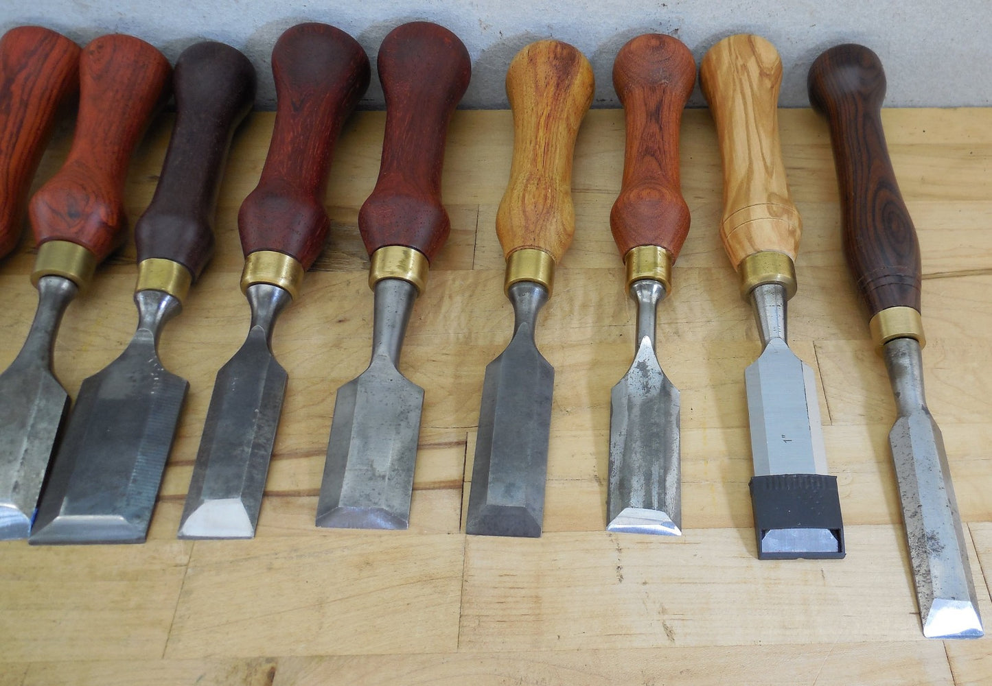 Estate 30 Vtg. Lot Tang Wood Chisels Bench With Custom Steve Wus Wood Handles