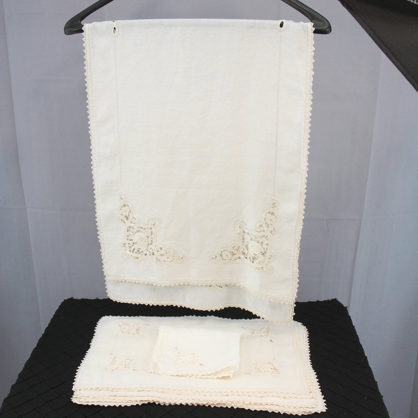 Set Vintage Table Linens-  1 Table Runner- 7 Placemats Battenburg Lace Insets