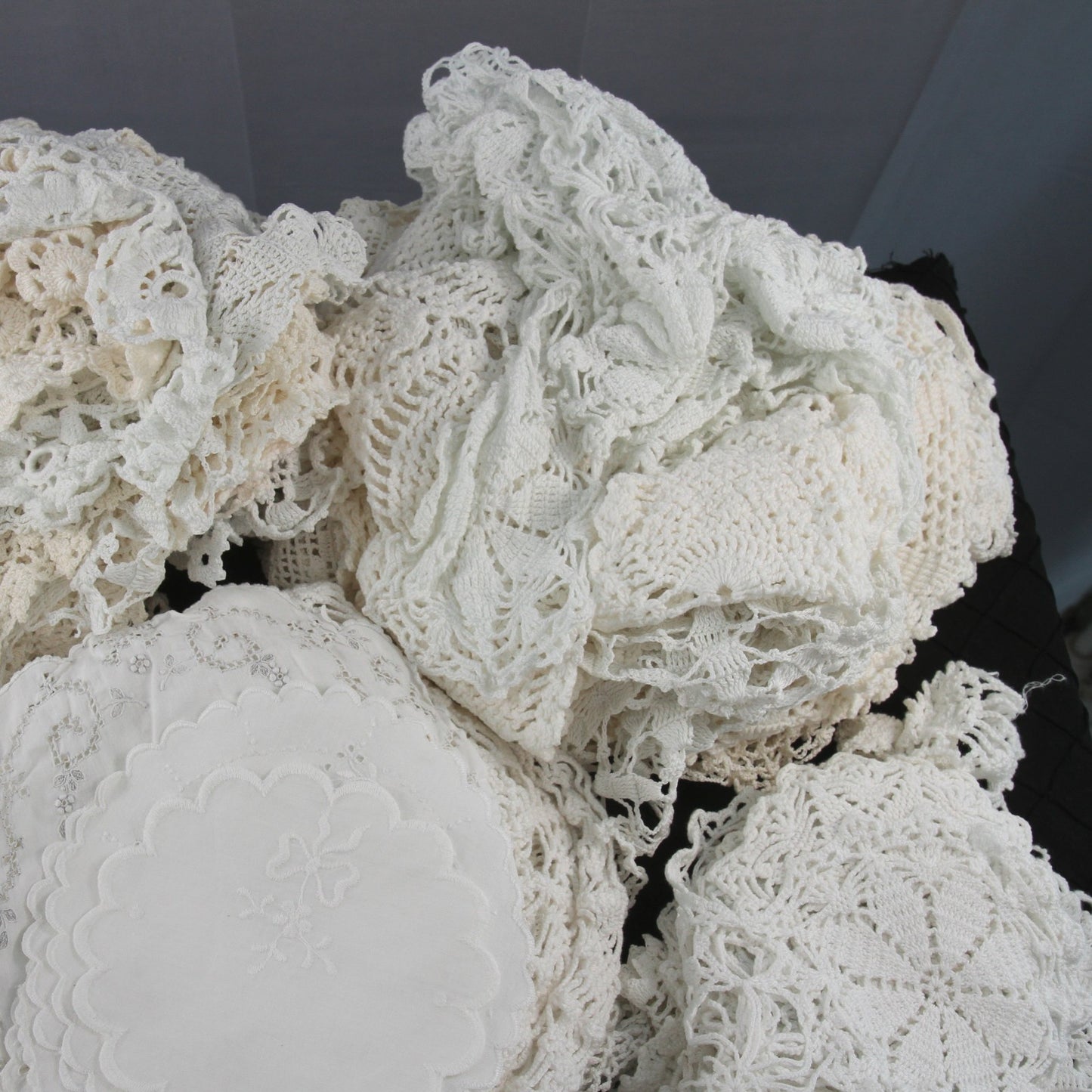 Vintage Lot 122 Pieces White Crochet Doiles & Table Pieces Fine Quality