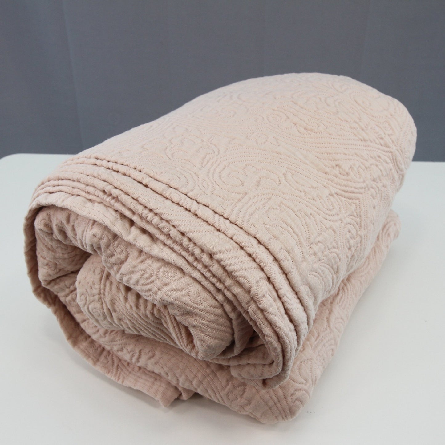 Pottery Barn Blush Pink Quilted Bedspread Pakistan  108 X 98 King
