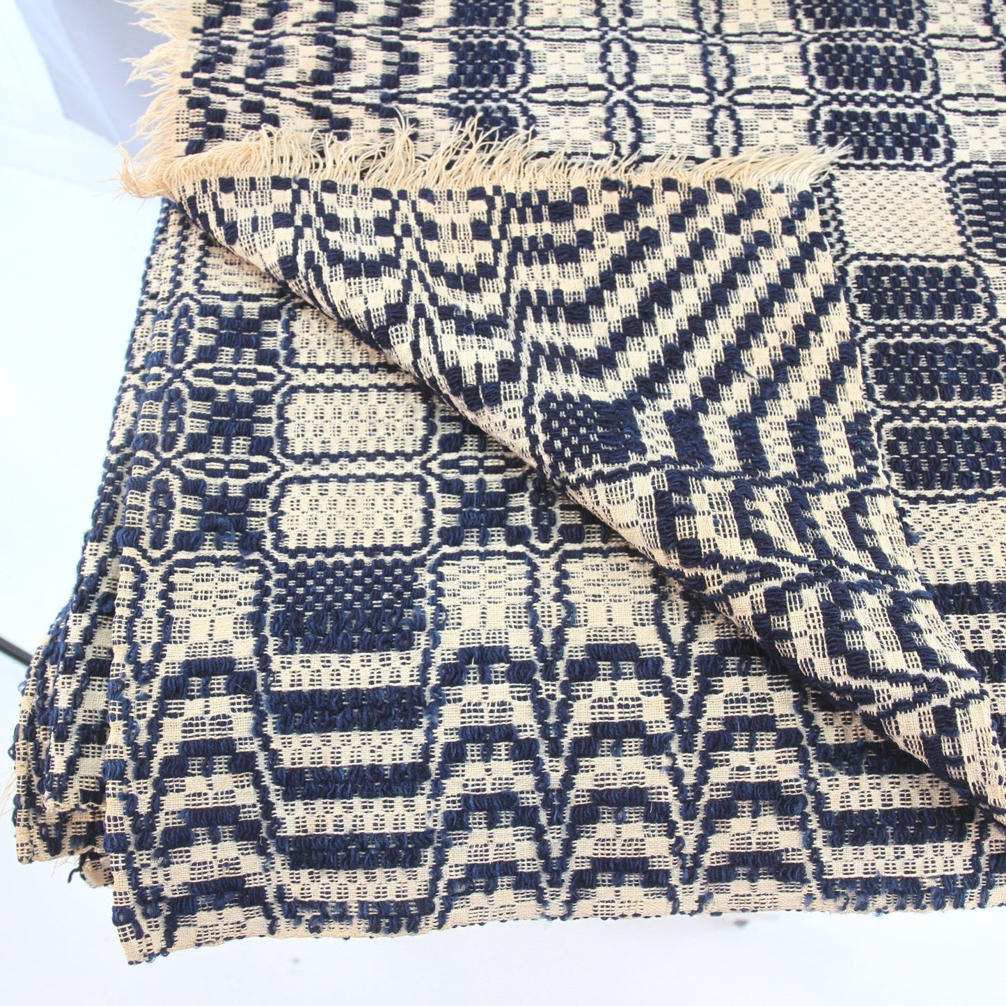 Vtg. Unbranded Woven Jacquard Two Panel Hand Sewn Bedspread Cover 69W X 84L