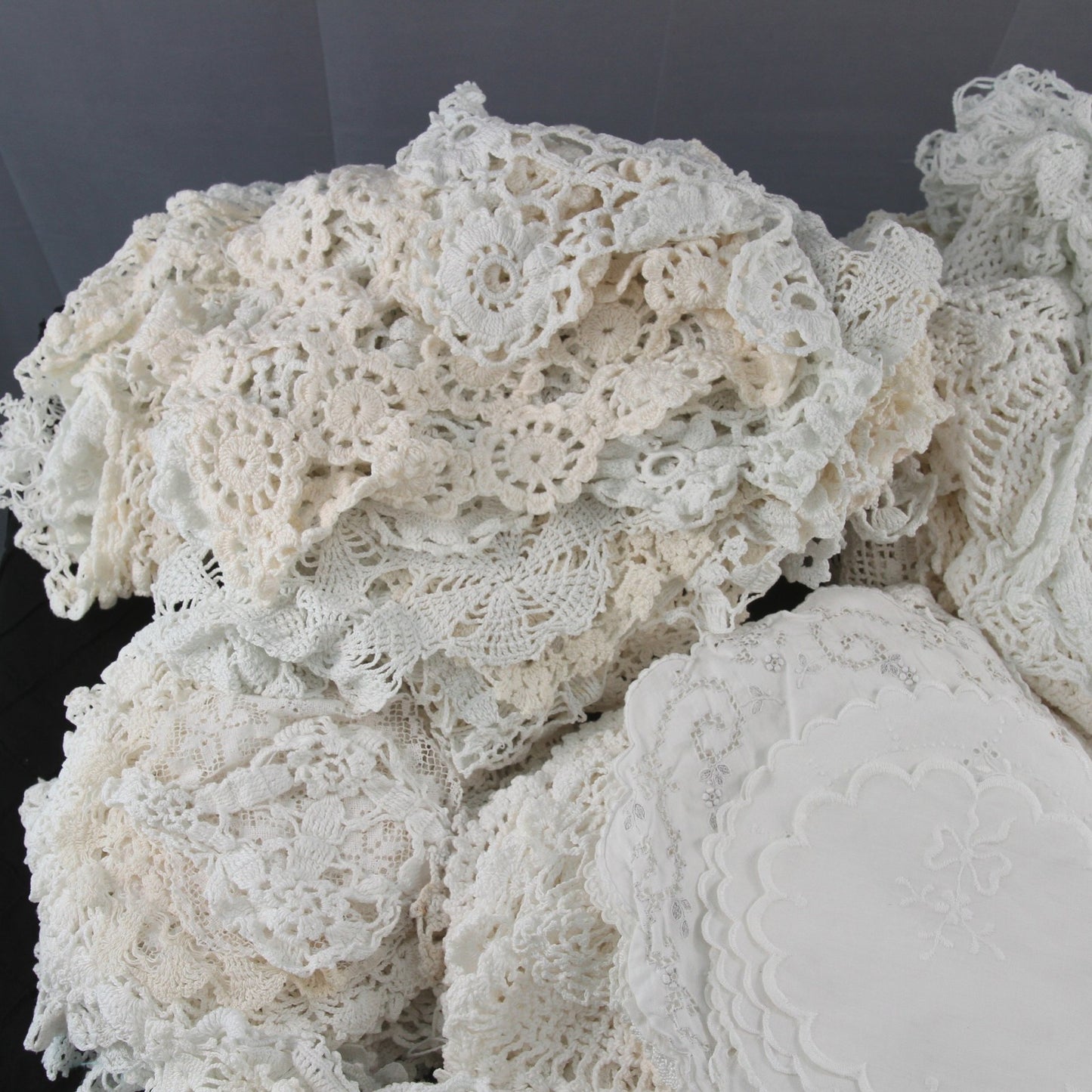 Vintage Lot 122 Pieces White Crochet Doiles & Table Pieces Fine Quality